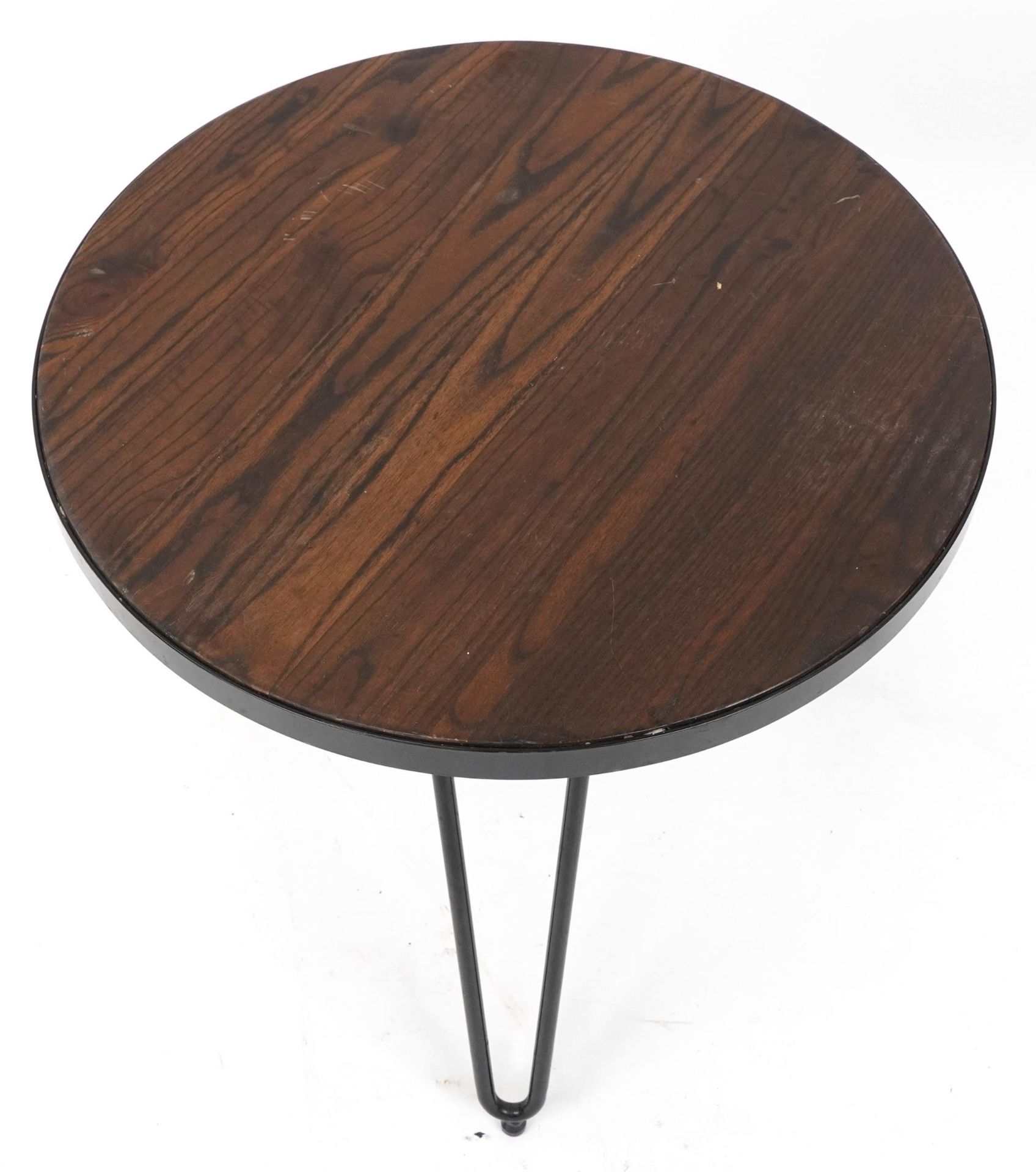 Industrial wrought iron circular side table with hardwood top and hairpin legs, 53cm high x 61cm - Bild 2 aus 3