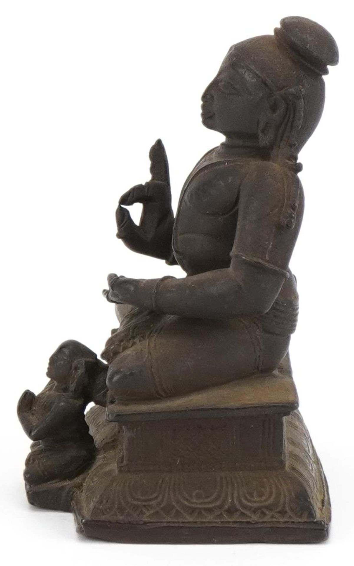 18th Century Chino Tibetan bronze buddha with raised hand, 6cms high, weight 196 grammes - Bild 2 aus 6