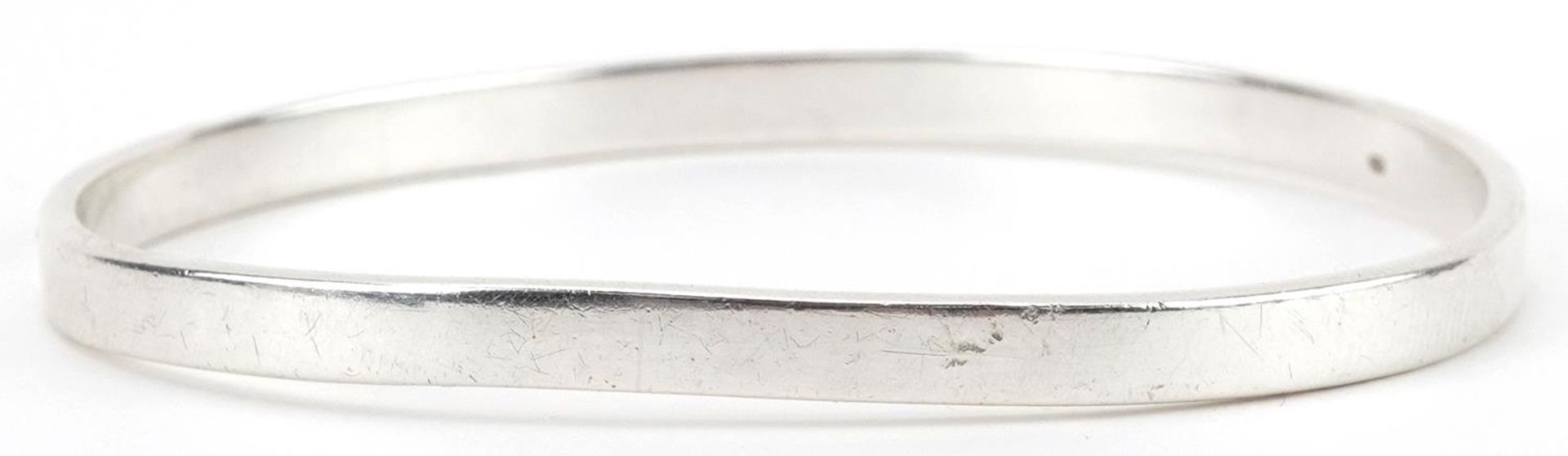 Maddocks Jewellery Collection, Scottish silver bangle, Edinburgh 2000, 6.5cm in diameter, 20.7g