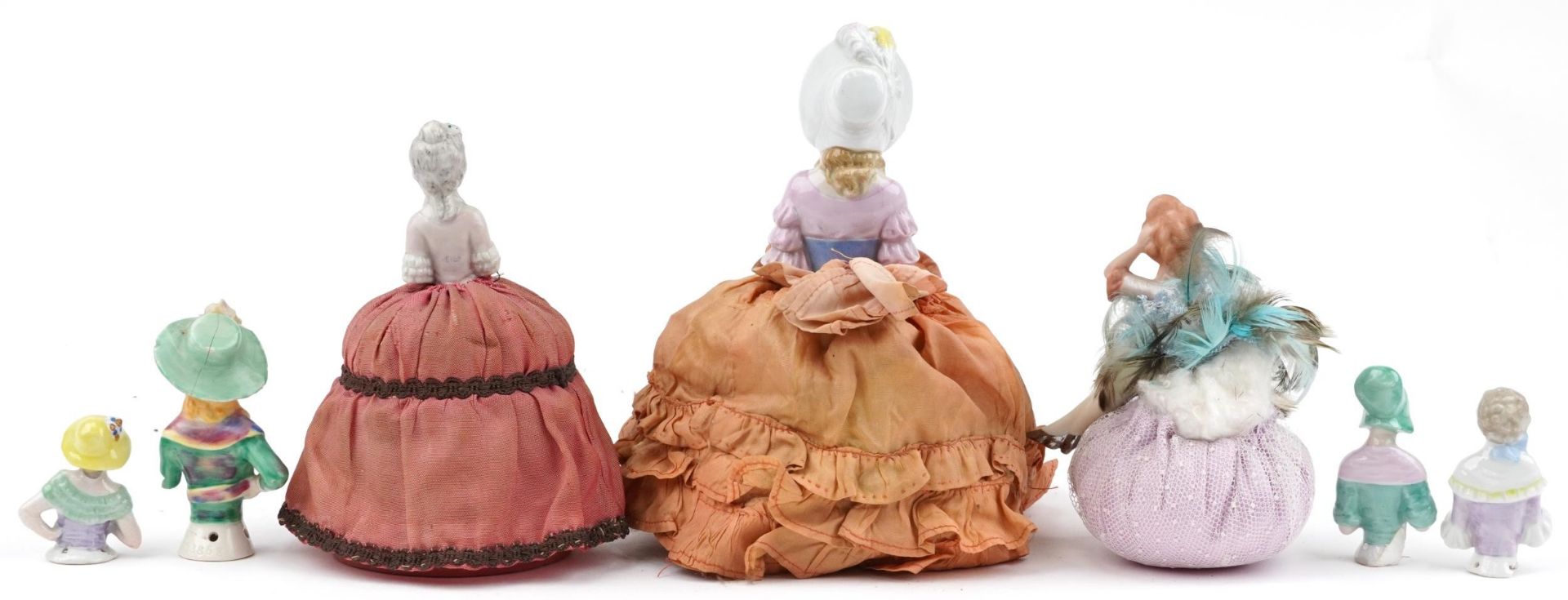 19th century and later half pin dolls including three pin cushions, the largest 21cm high - Bild 4 aus 5