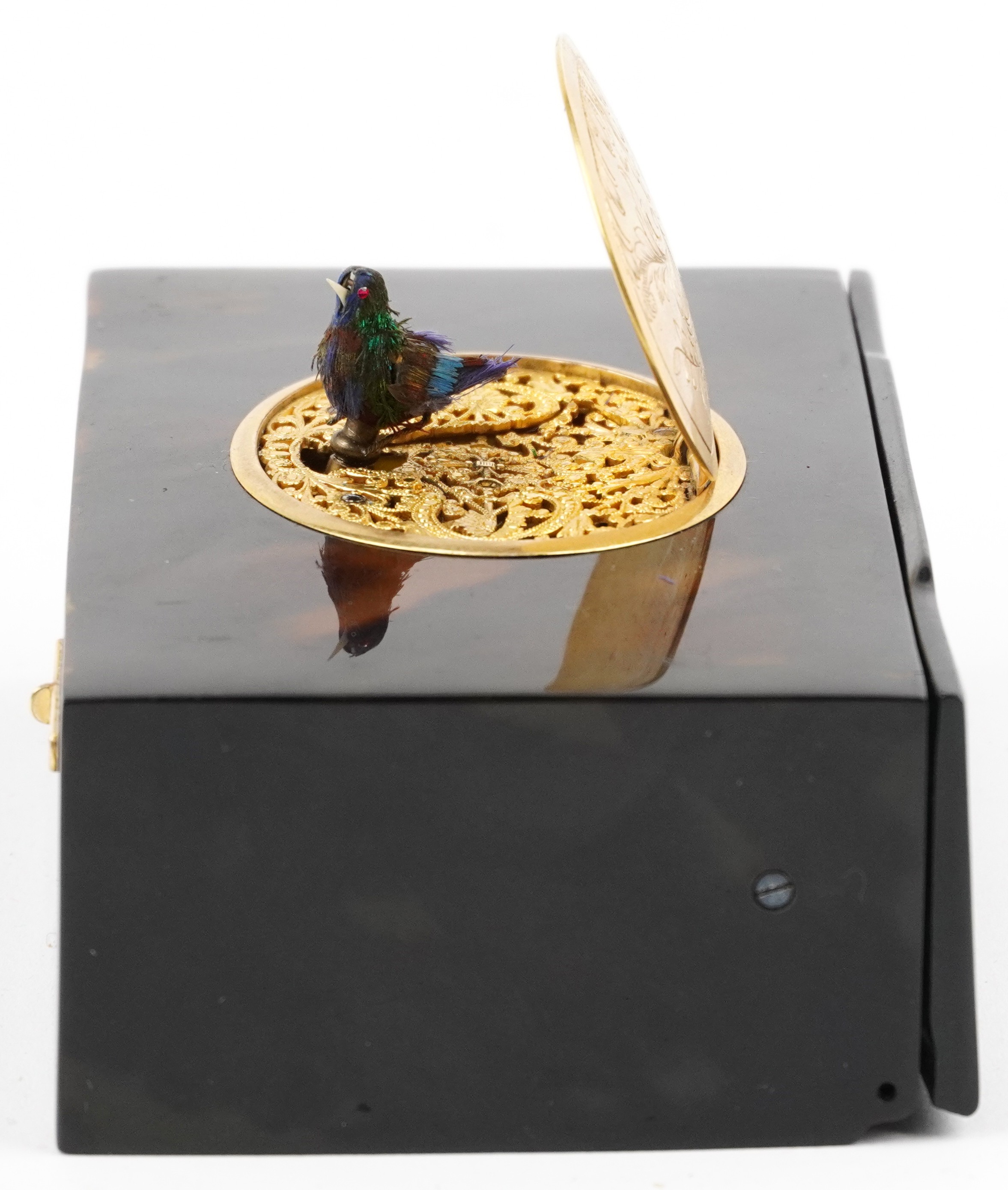 19th century Swiss faux tortoiseshell automaton bird box with unmarked silver gilt hinged lid - Bild 5 aus 11