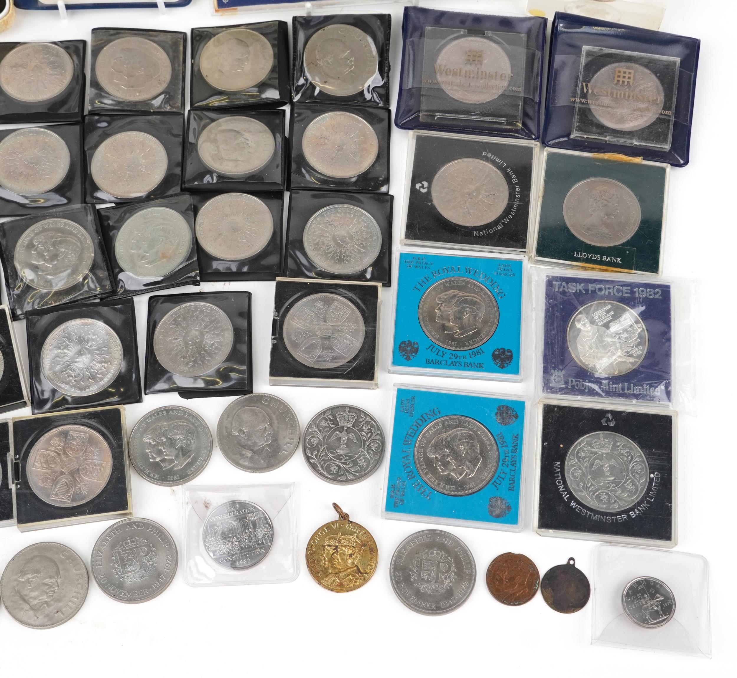 British and world coinage including a silver proof crown commemorating Queen Elizabeth II, The Queen - Image 5 of 5