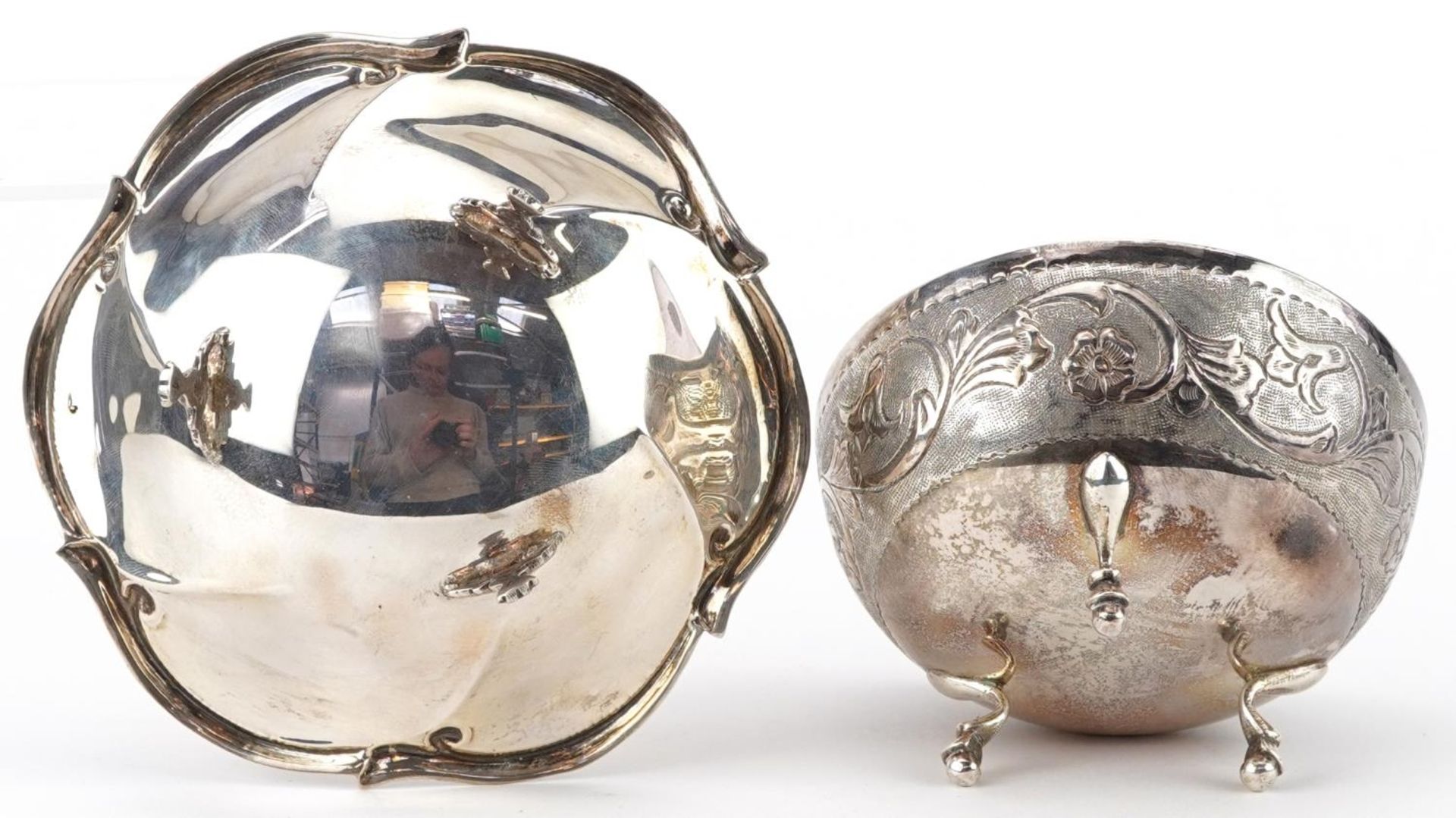 Two circular silver three footed dishes, one engraved with flowers and foliage, the largest 13.5cm - Image 4 of 6