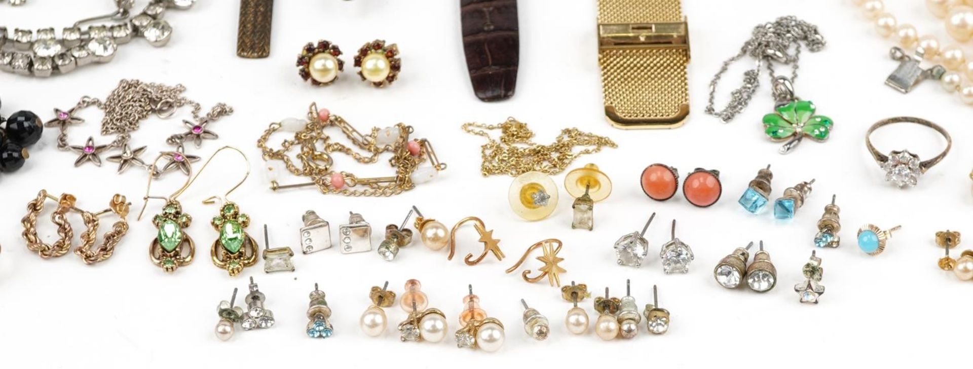 Antique and later costume jewellery, wristwatches and objects, some silver, including George V - Bild 5 aus 7