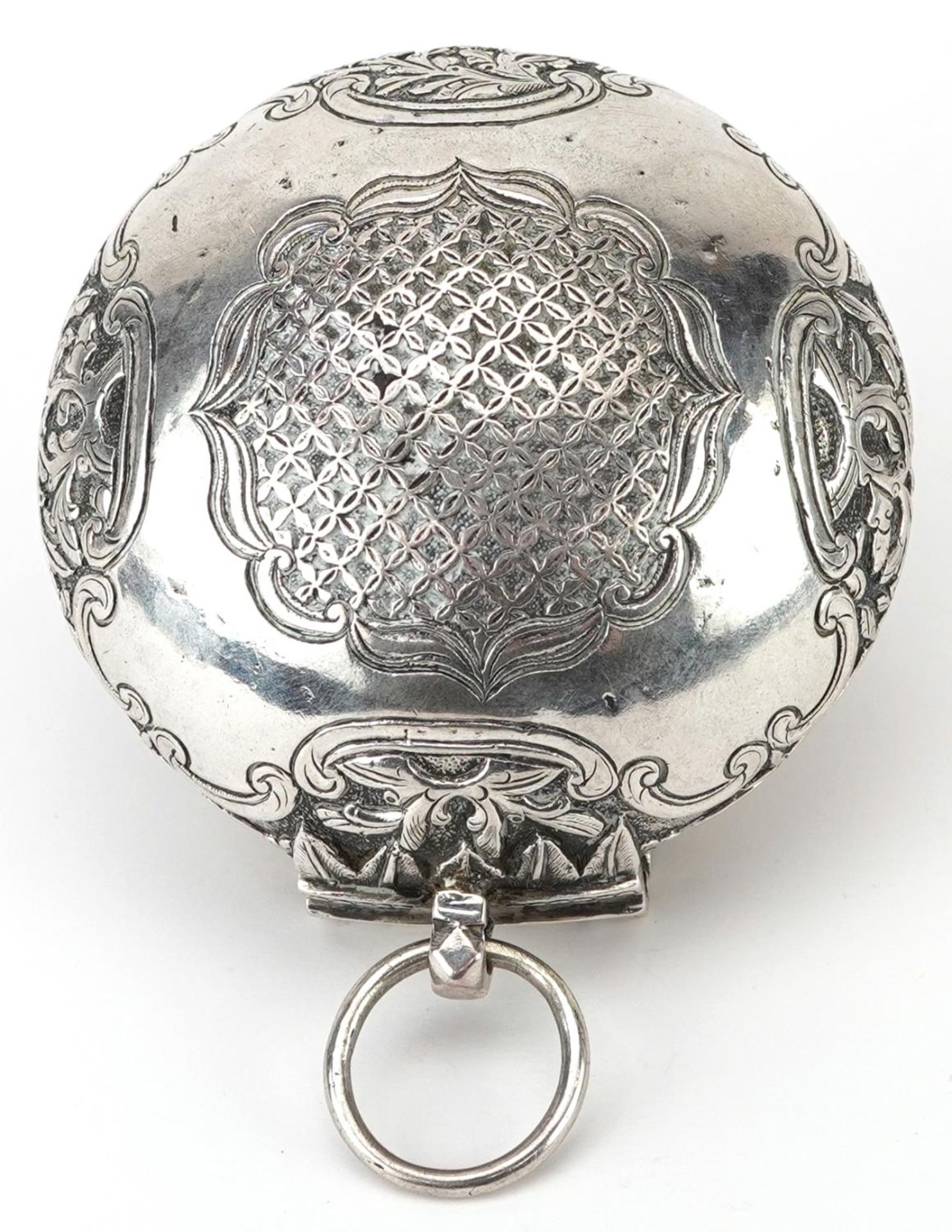 Tibetan unmarked silver bun shaped box with hinged lid profusely embossed with flowers and - Bild 5 aus 5