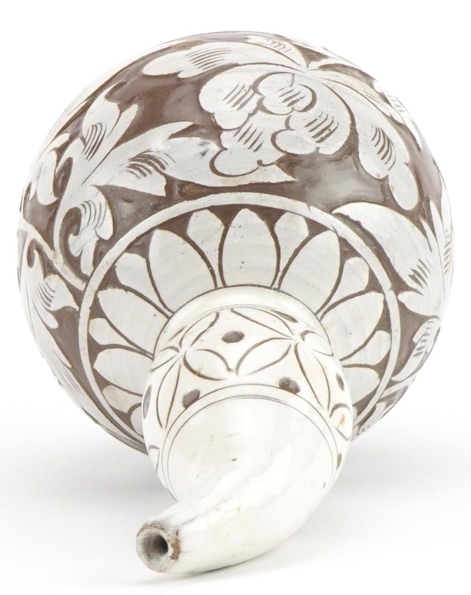 Chinese porcelain gourd vase having a white glaze incised with flowers, 16.5cm high - Image 6 of 7