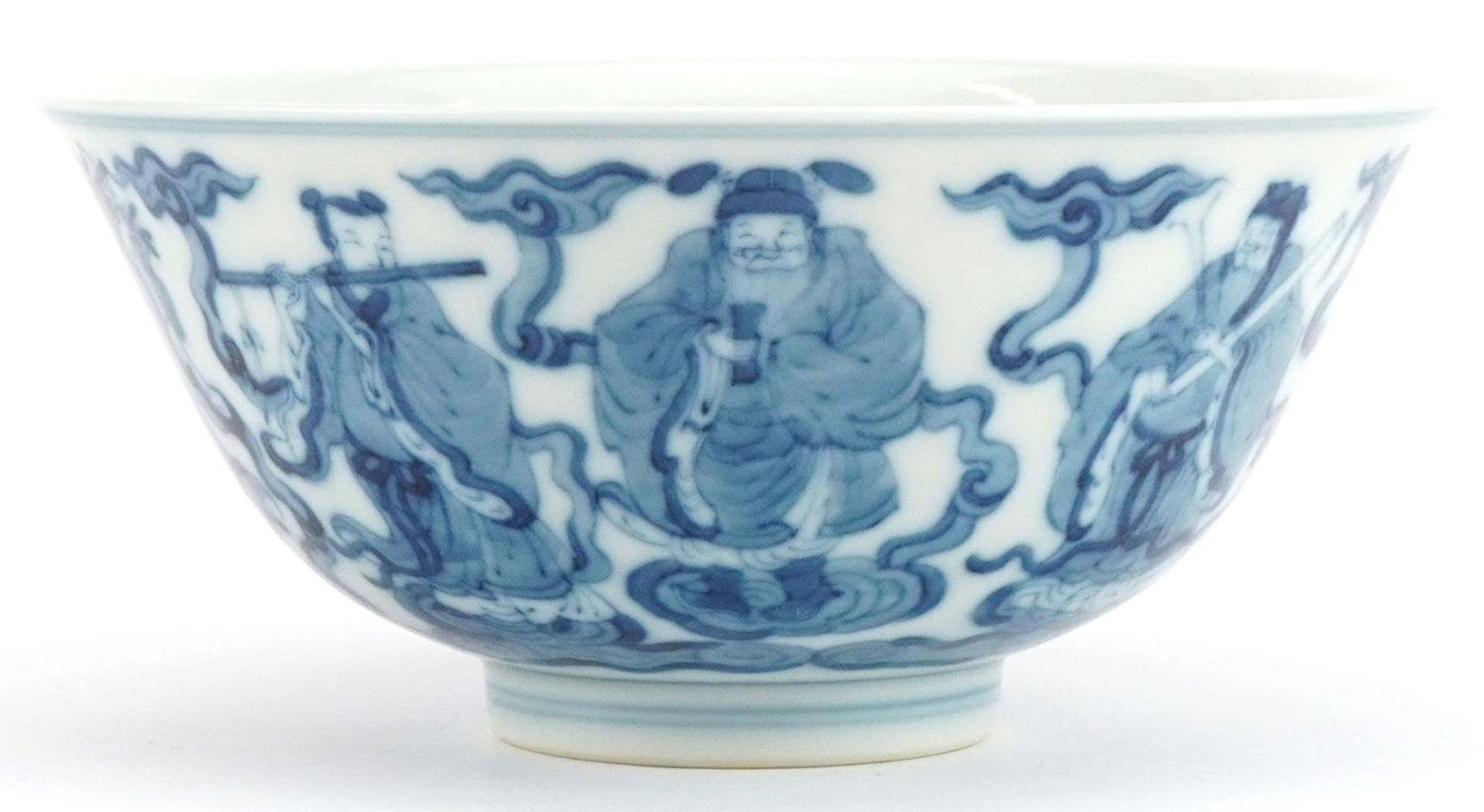 Chinese blue and white porcelain bowls hand painted with immortals amongst clouds, six figure - Bild 2 aus 7