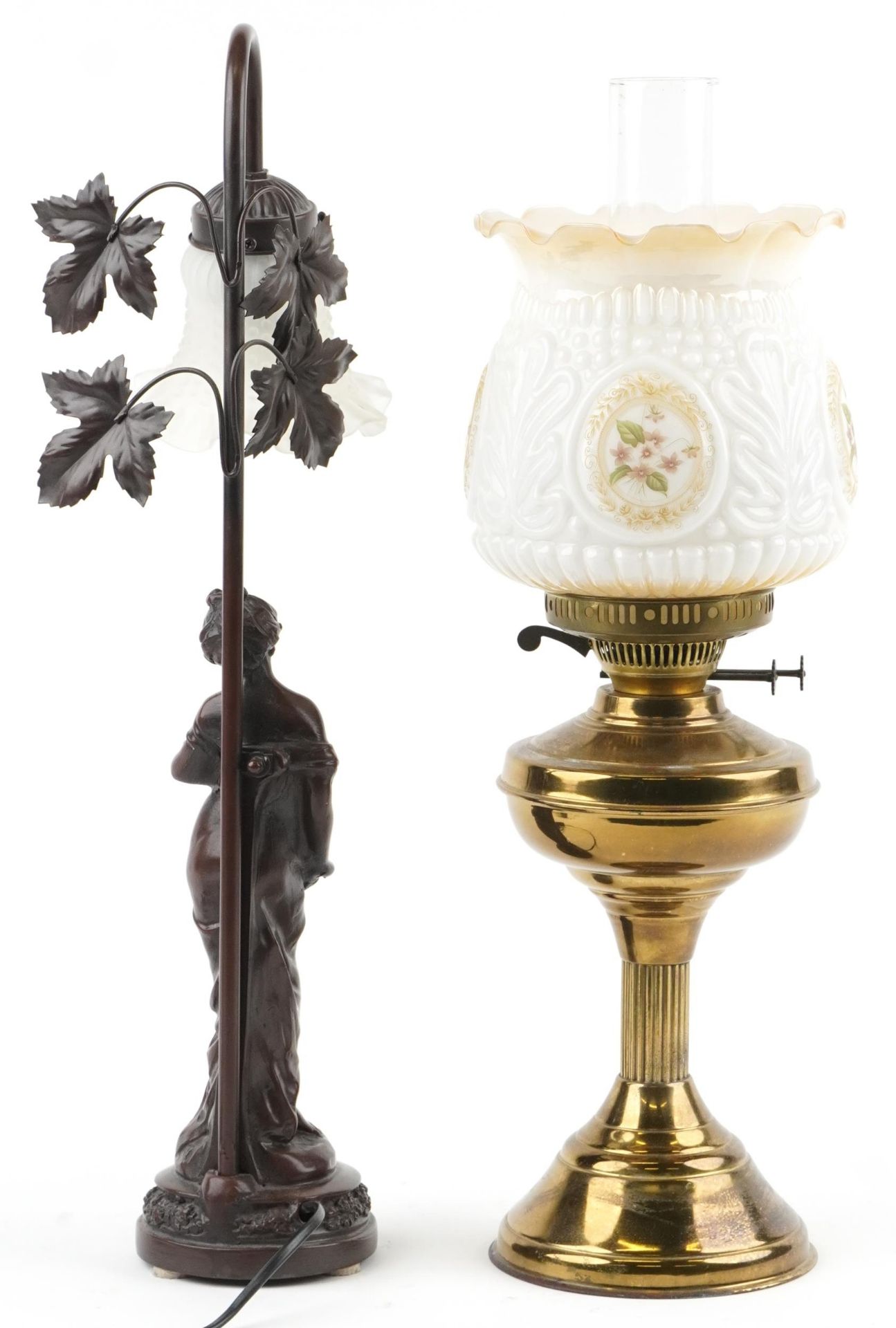 Art Nouveau style bronzed figural table lamp with frilled glass shade and a brass oil lamp with - Bild 2 aus 3