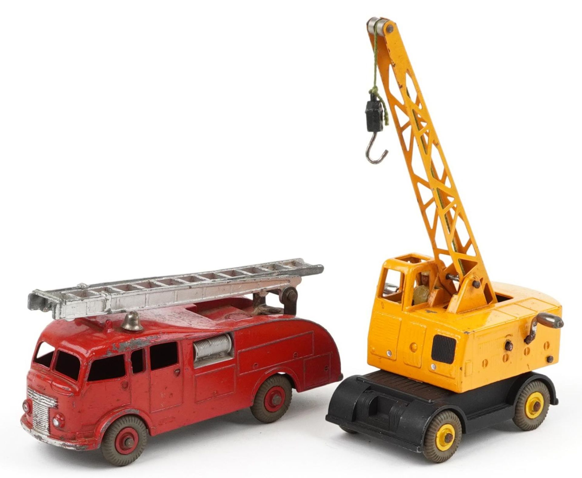 Two vintage Dinky Supertoys diecast vehicles with boxes comprising Fire Engine with extending ladder - Bild 2 aus 4