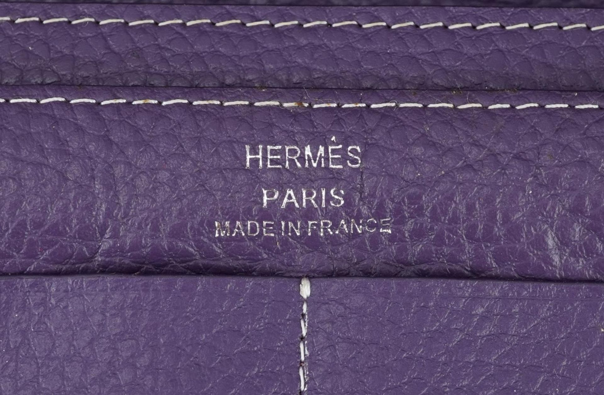 Hermes, French purple leather clutch purse with cardholder, dust bag and box, the clutch bag 19. - Bild 5 aus 6