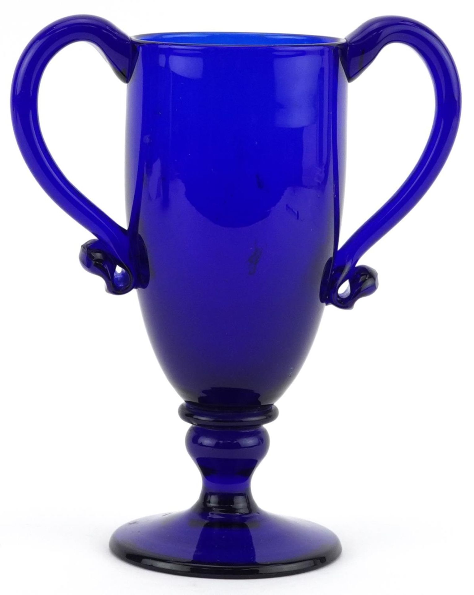Antique Bristol Blue pedestal cup with twin handles, 16cm high - Bild 2 aus 3