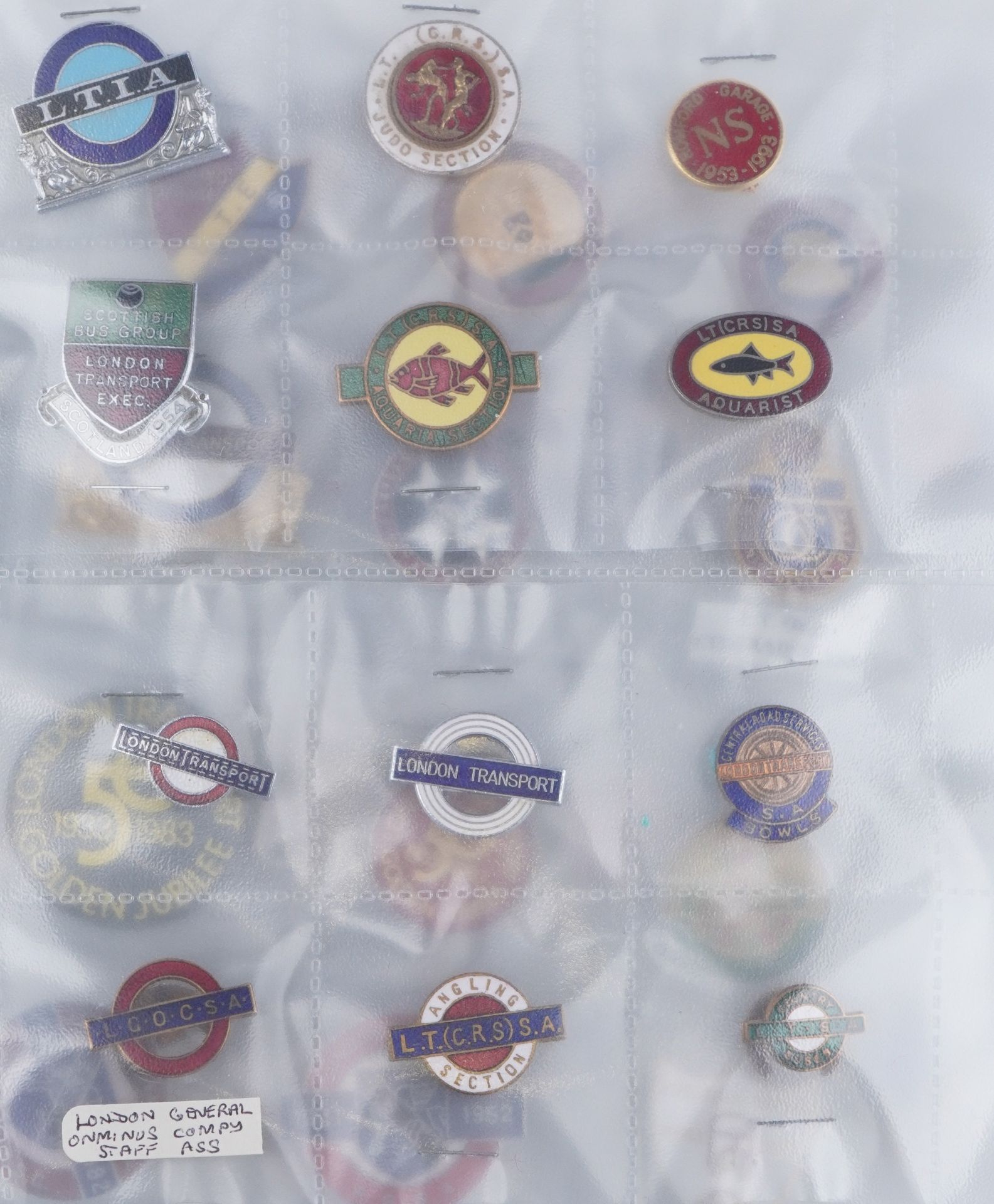 Large collection of automobilia and sporting interest badges and jewels, some arranged in an album - Bild 8 aus 14
