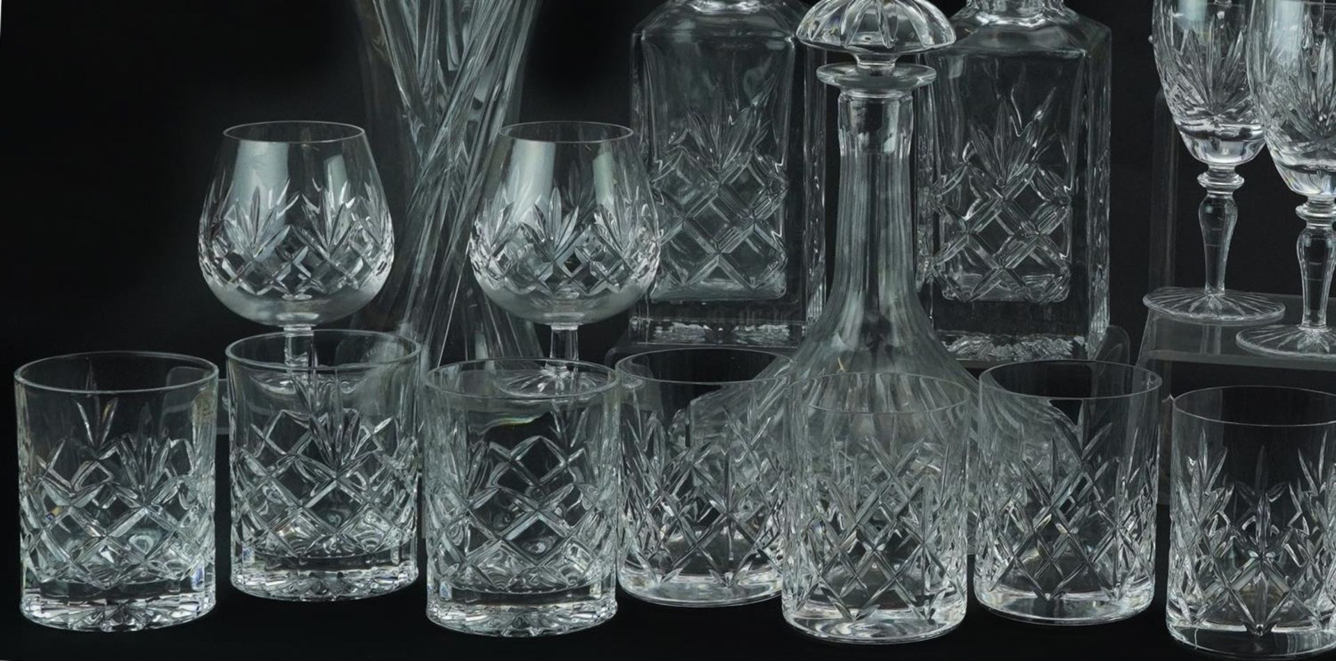 Glassware including Boyne Valley tumblers, three decanters and set of six Champagne flutes, the - Bild 4 aus 6