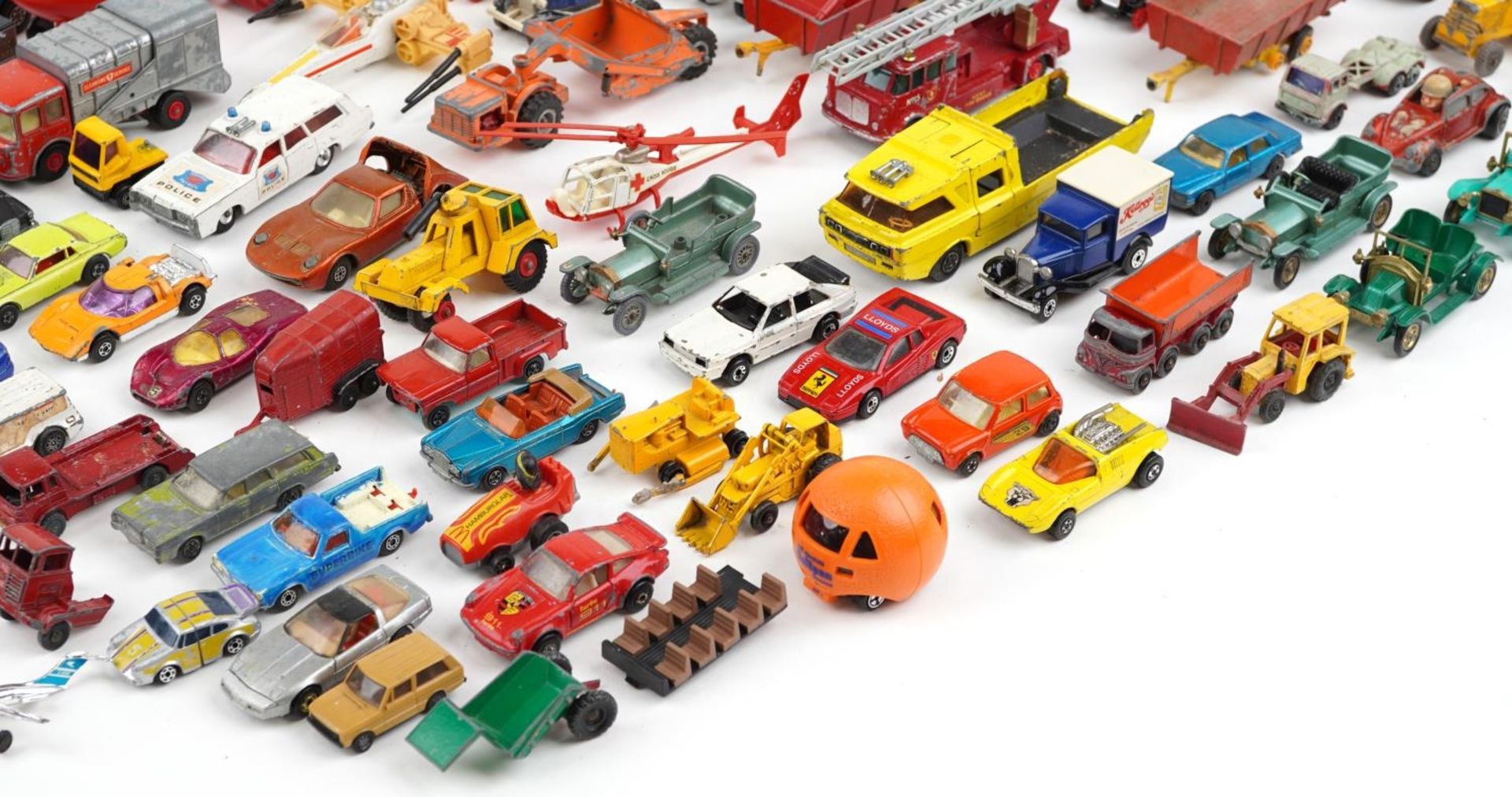 Large collection of vintage and later diecast vehicles and aeroplanes including Matchbox, Lesney, - Image 5 of 5