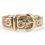 9ct gold engraved buckle ring, size O, 4.1g