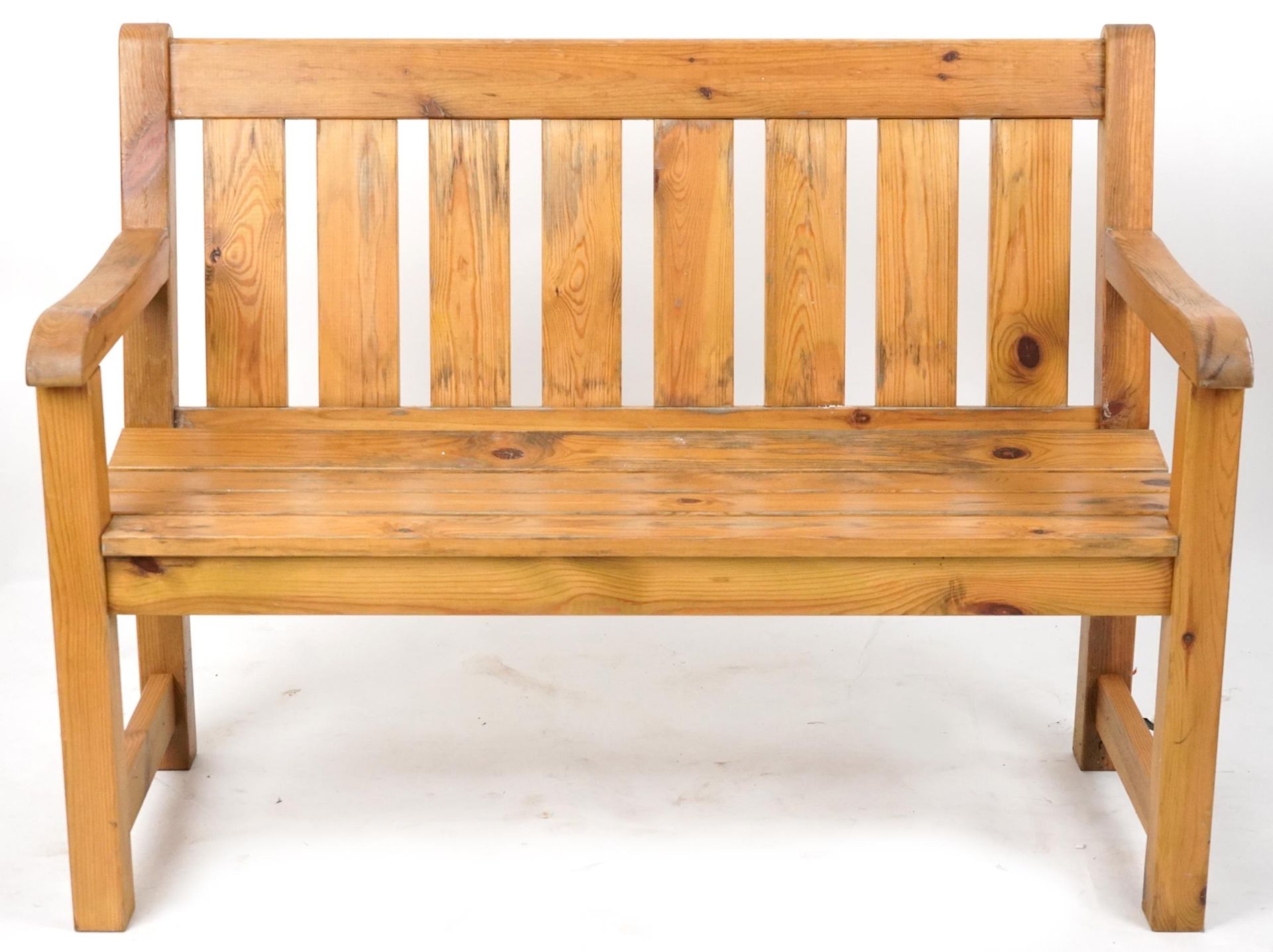 Alexander Rose Pine slatted garden bench, 92.5cm H x 102.5/ 182.5cm W x 59cm D - Bild 2 aus 5