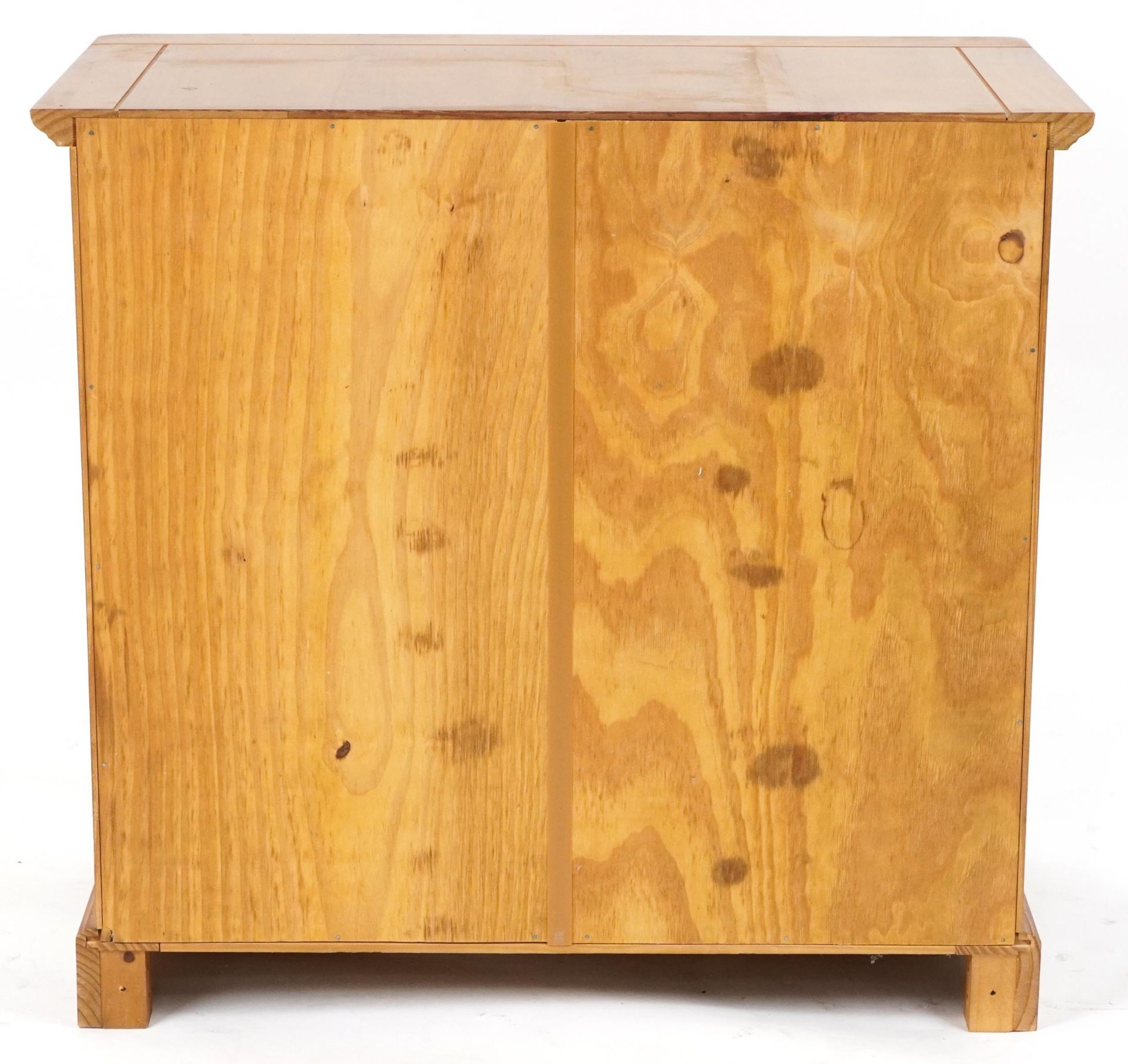 Contemporary light oak five drawer chest with inset silvered metal handles, 79cm H x 84cm W x 44cm D - Image 4 of 4