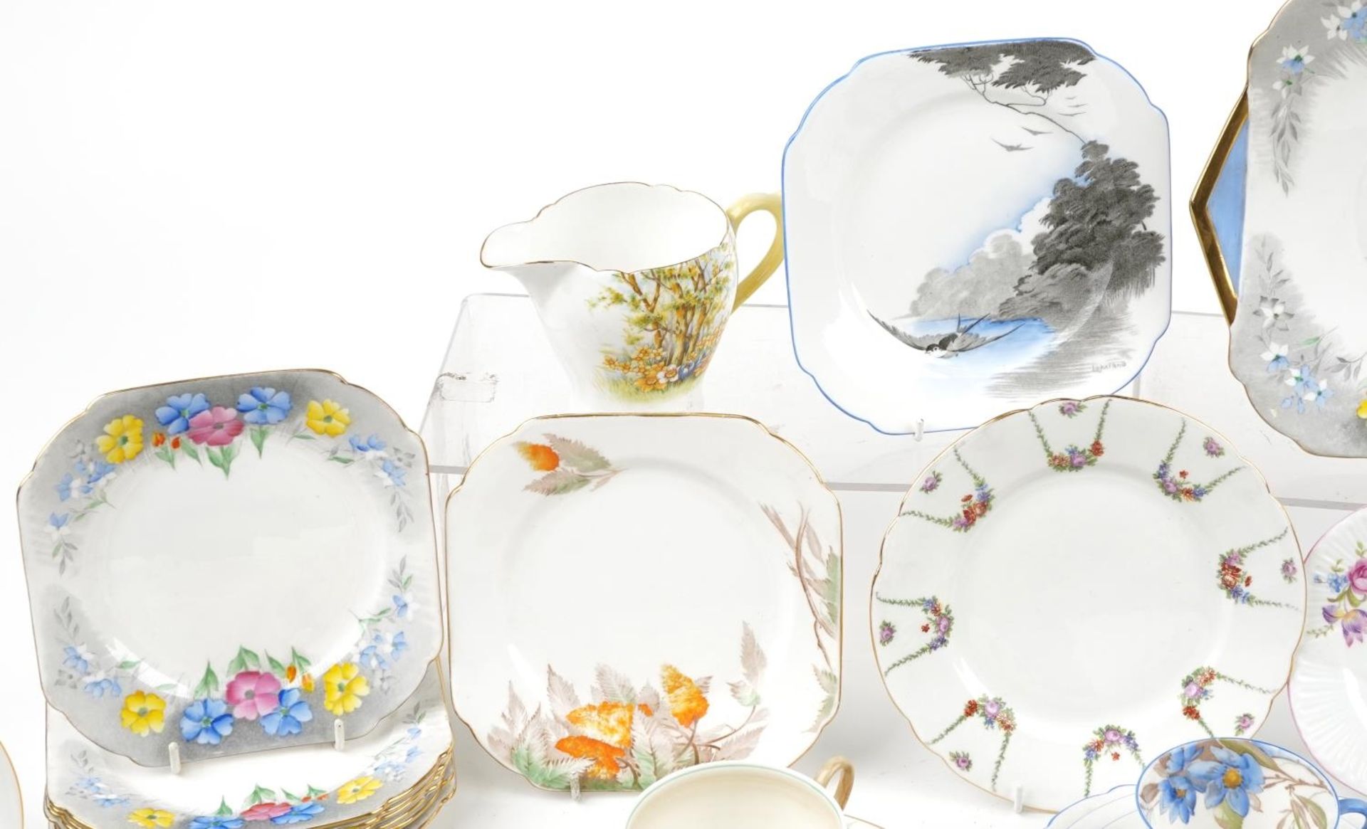 Art Deco and later Shelley teaware including Mode Saucers and Tall Trees pattern saucers, the - Bild 2 aus 5