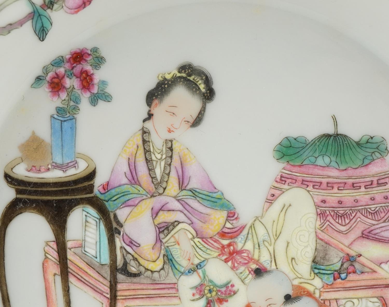 Chinese porcelain dish hand painted in the famille rose palette with a mother and children - Image 2 of 4