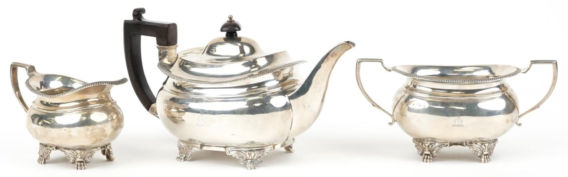 Daniel & John Wellby, Victorian silver three piece tea service, the teapot with wooden handle and - Bild 3 aus 6