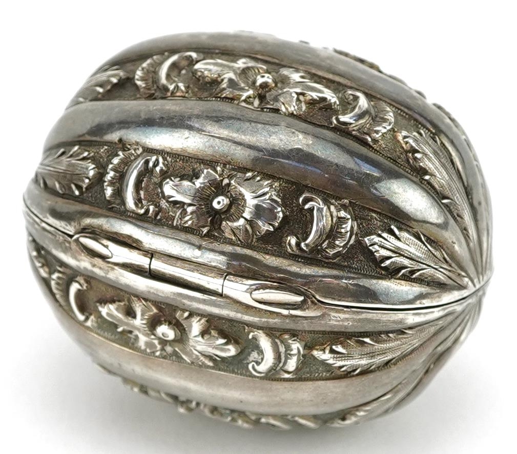 Hilliard & Thomason, Victorian silver nutmeg grater in the form of a nutmeg, Birmingham 1851, 4cm in - Image 6 of 7