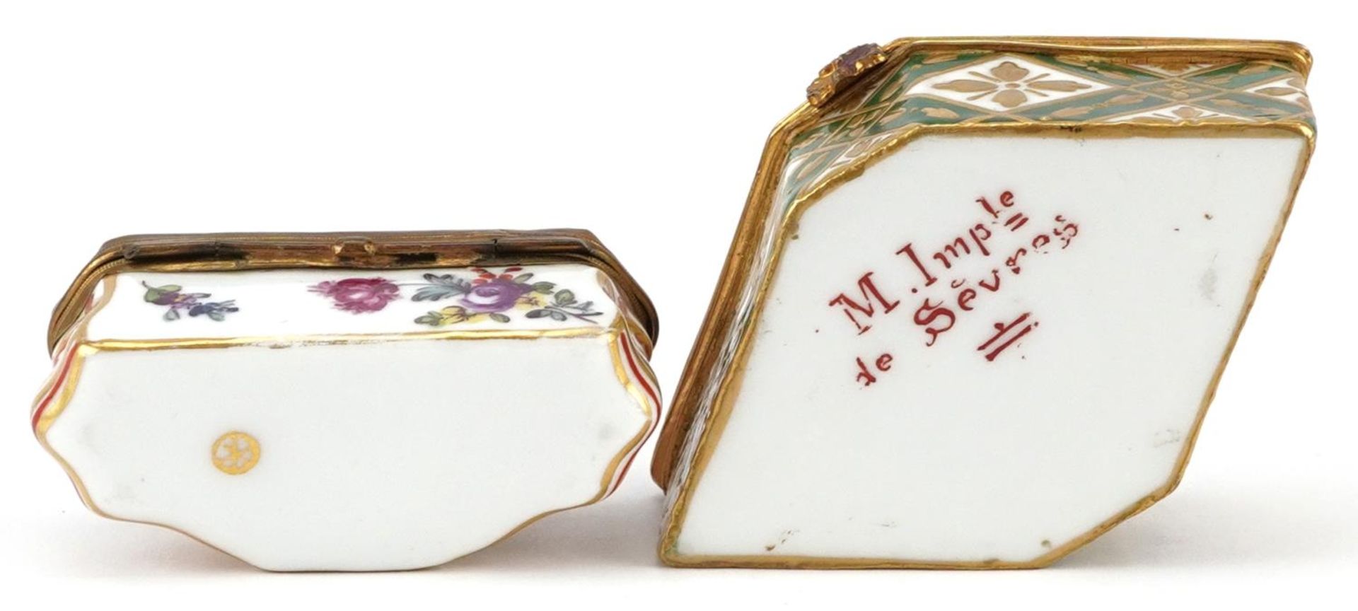 Two 19th century European snuff boxes including a Sevres example in the form of a diamond hand - Bild 4 aus 4