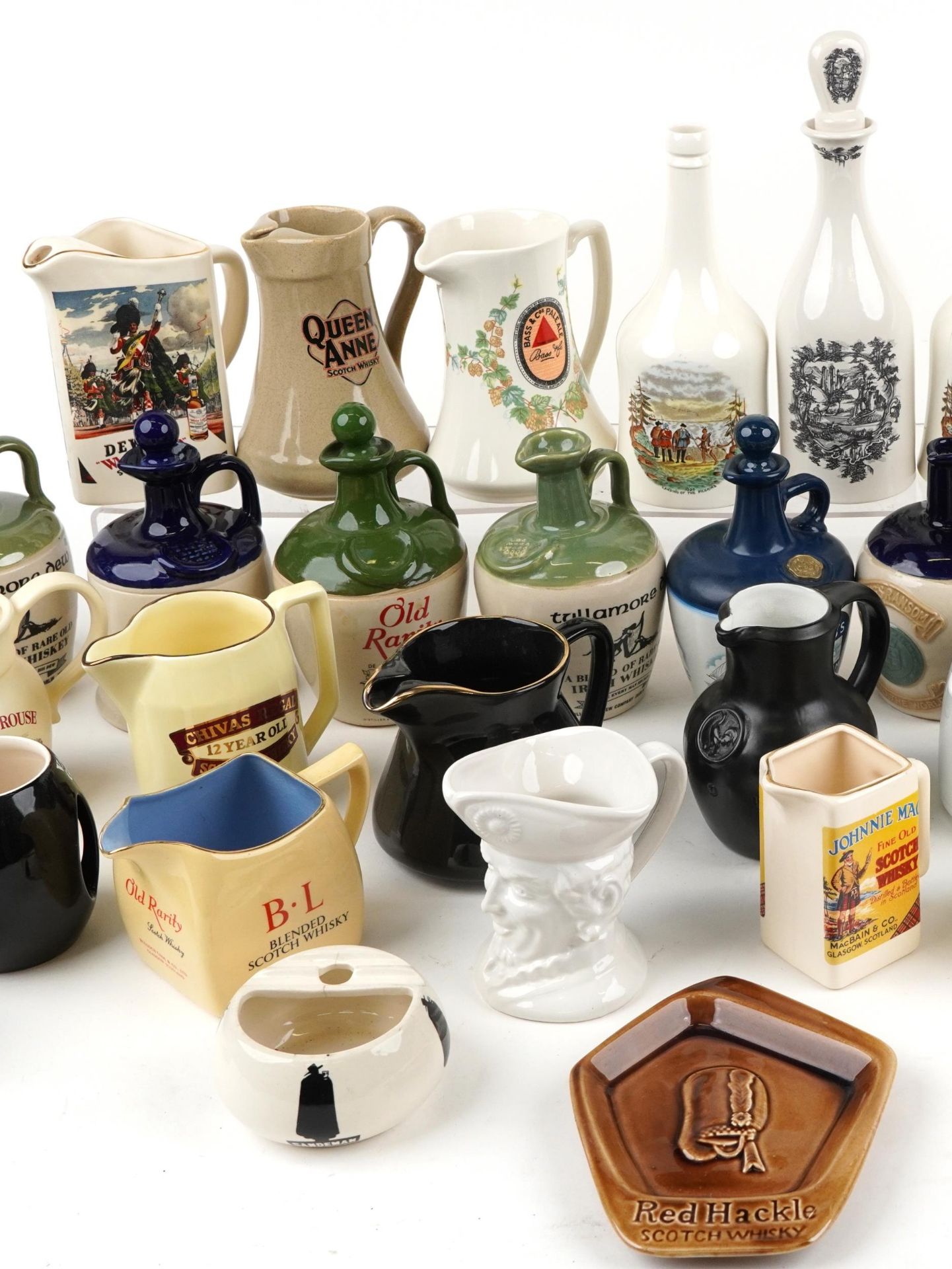 Extensive collection of breweriana interest advertising jugs and flagons including Jamieson, - Bild 3 aus 4