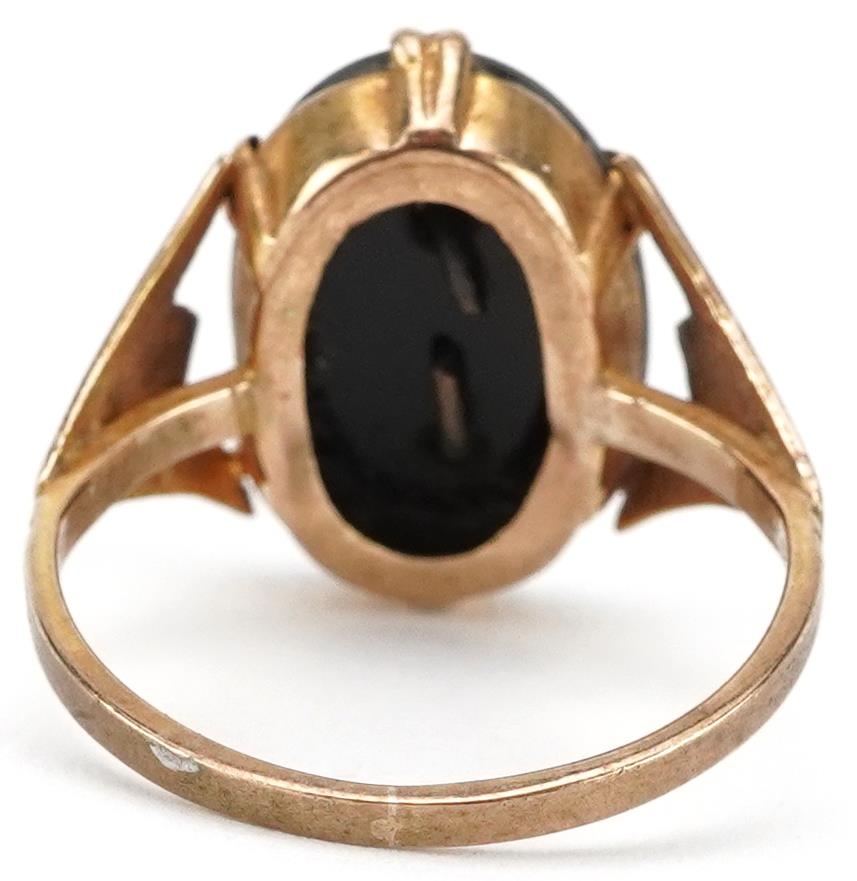 9ct gold black onyx initial G signet ring, size O, 2.8g - Image 2 of 4