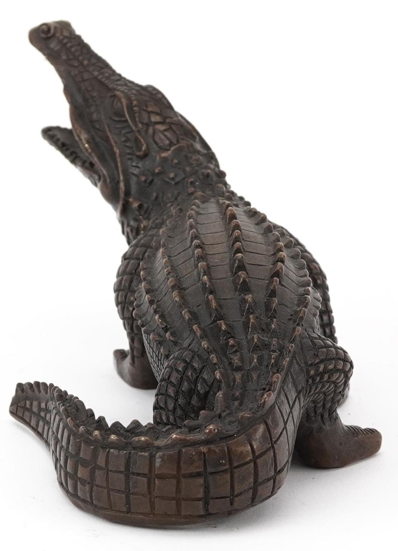 Patinated bronze study of a crocodile, 24cm in length - Bild 3 aus 7