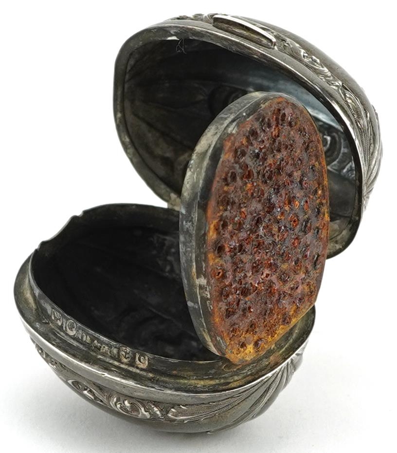 Hilliard & Thomason, Victorian silver nutmeg grater in the form of a nutmeg, Birmingham 1851, 4cm in - Image 4 of 7