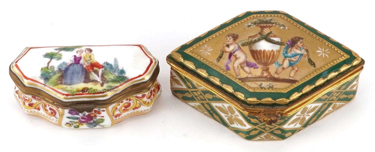 Two 19th century European snuff boxes including a Sevres example in the form of a diamond hand - Image 2 of 4