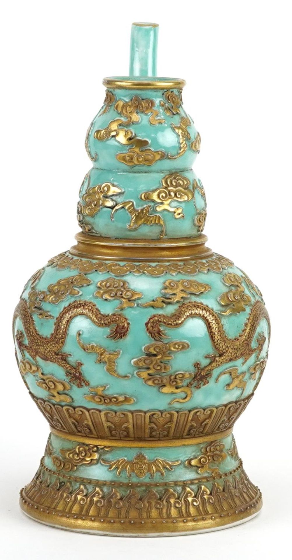 Chinese porcelain turquoise ground wine vessel gilded with dragons and bats amongst clouds, six - Bild 3 aus 8