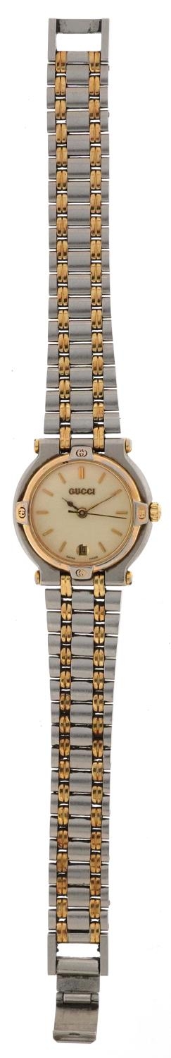 Gucci, ladies Gucci stainless steel 9000L quartz wristwatch with date aperture, serial number - Image 2 of 7