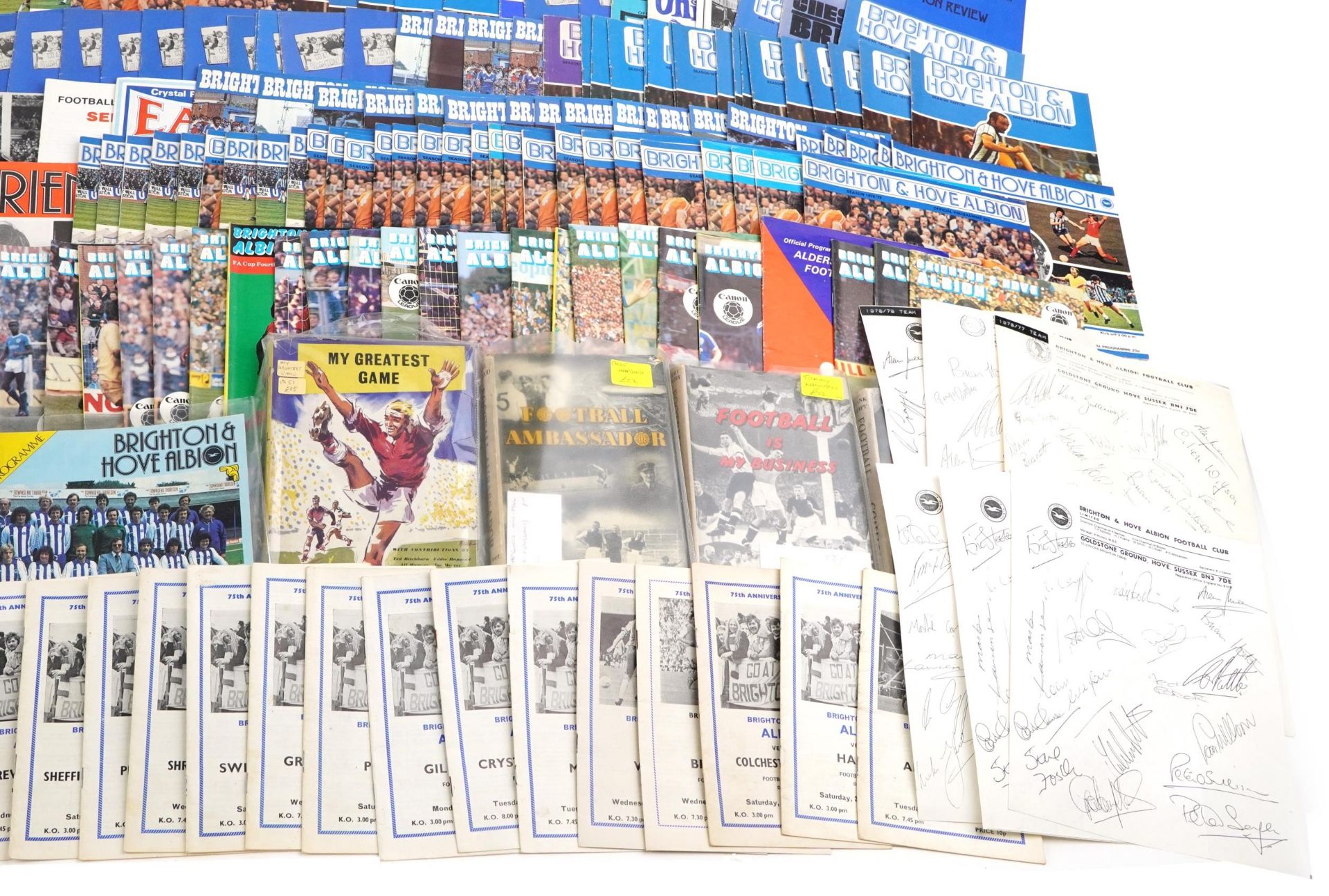 Large collection of 1960s and later sporting interest football memorabilia, predominantly - Bild 5 aus 5