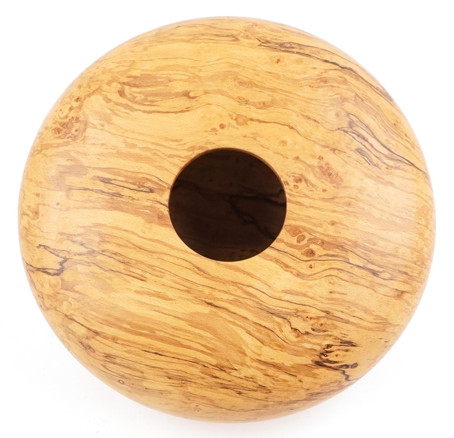 Andy Fortune for The Mulberry Tree Wood Turnery, Isle of Wight turned beechwood vase, 26cm in - Image 3 of 5