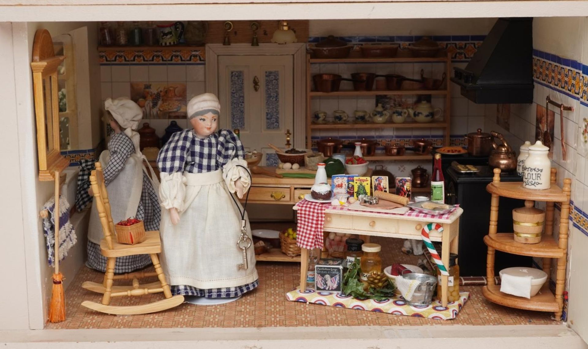 Large hand painted, hand made Georgian style wooden doll's house with electrics housing a collection - Image 12 of 15