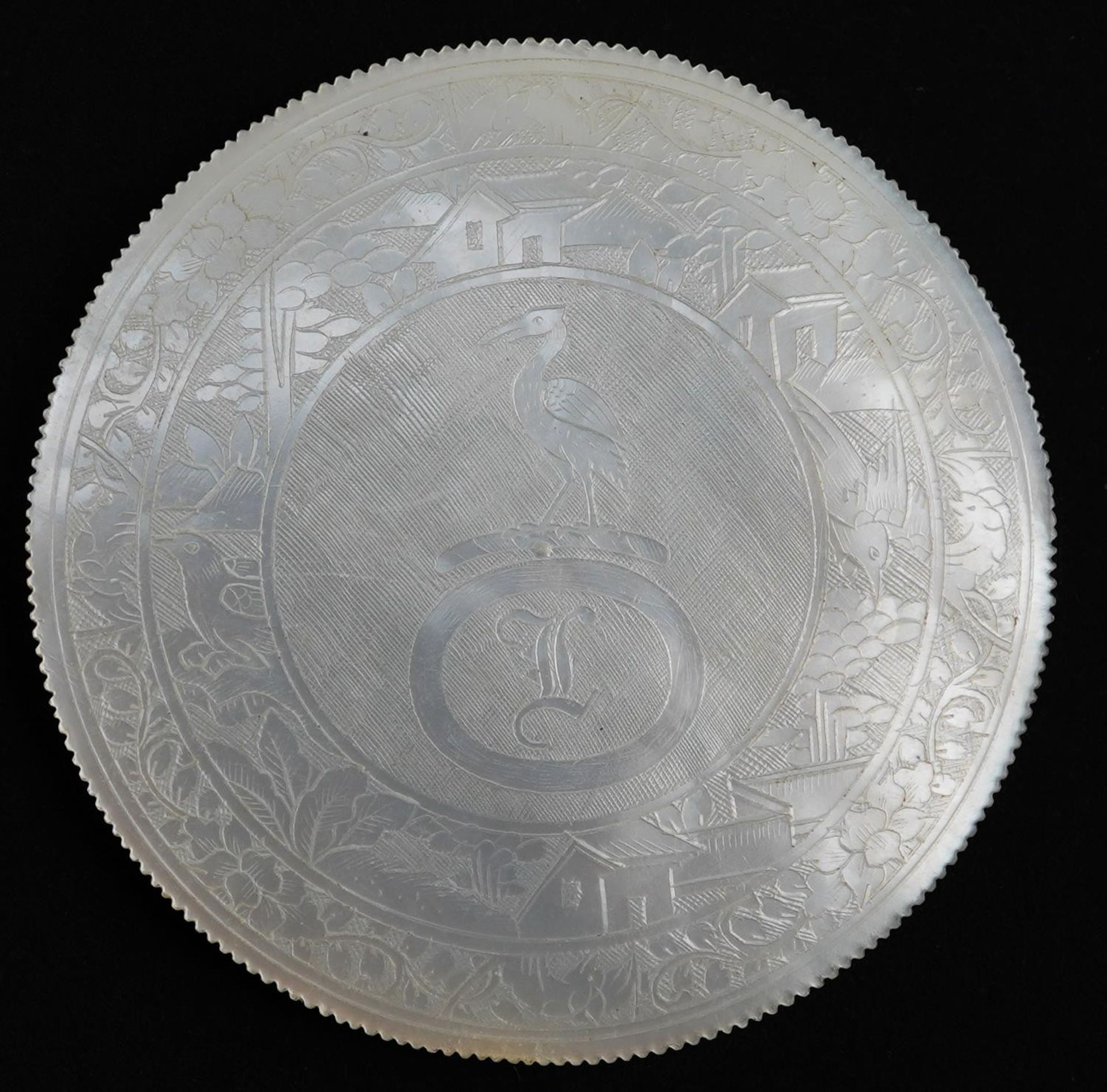 Good collection of Chinese Canton mother of pearl gaming counters, each carved with figures and - Bild 24 aus 24