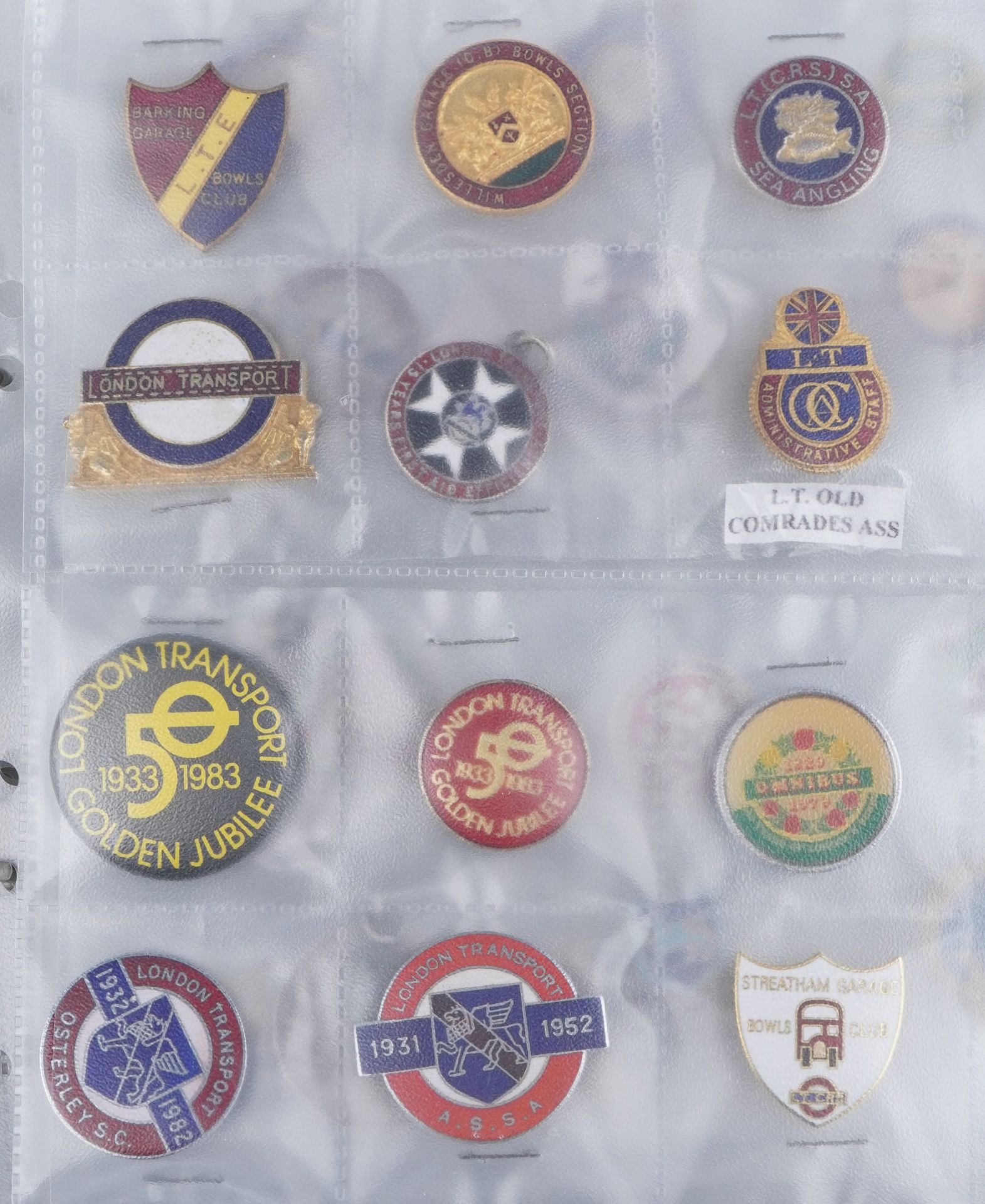 Large collection of automobilia and sporting interest badges and jewels, some arranged in an album - Bild 9 aus 14