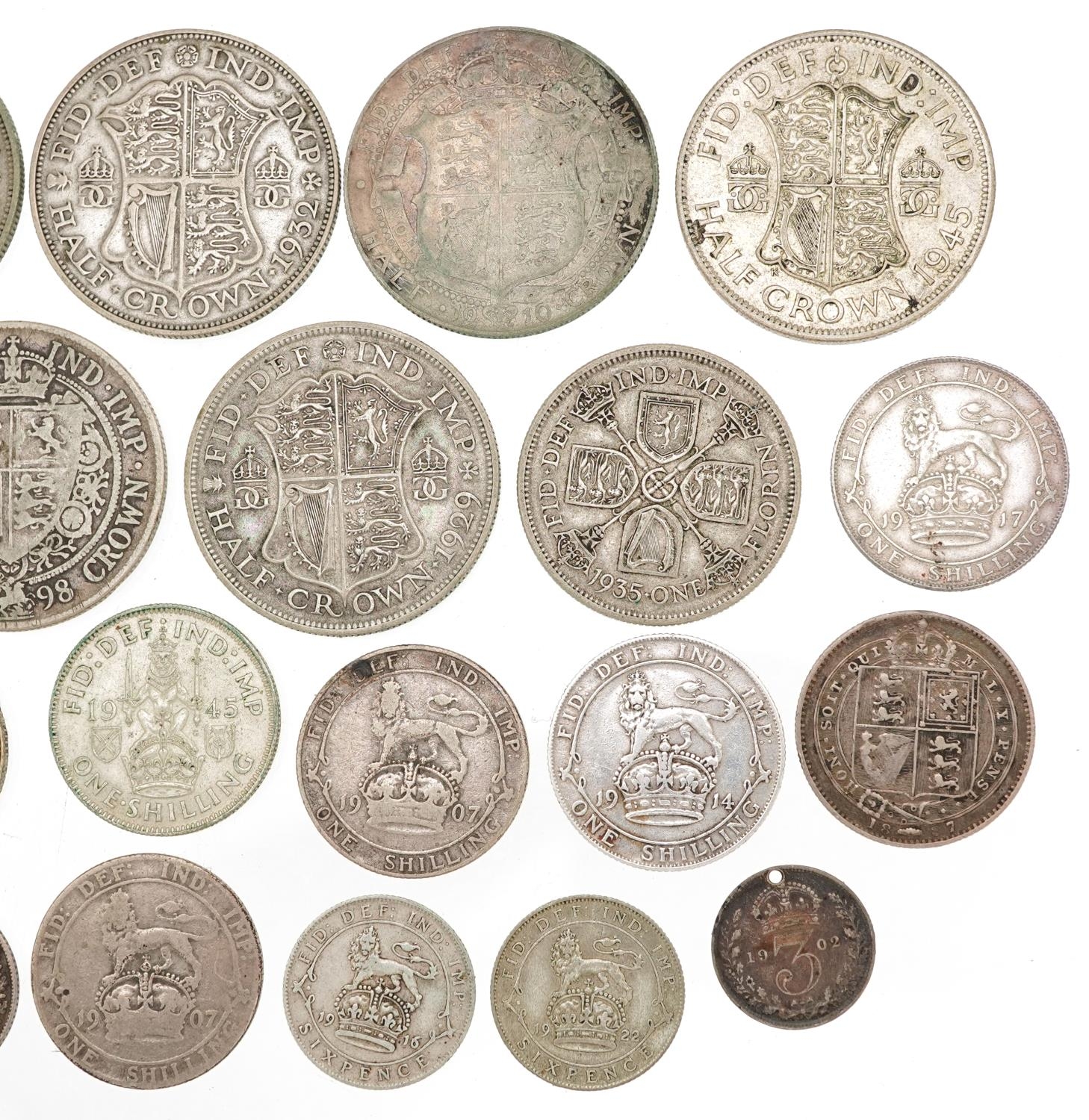 Victorian and later British coinage including 1898 half crown, 1866 sixpence and shillings, 140g - Image 3 of 6