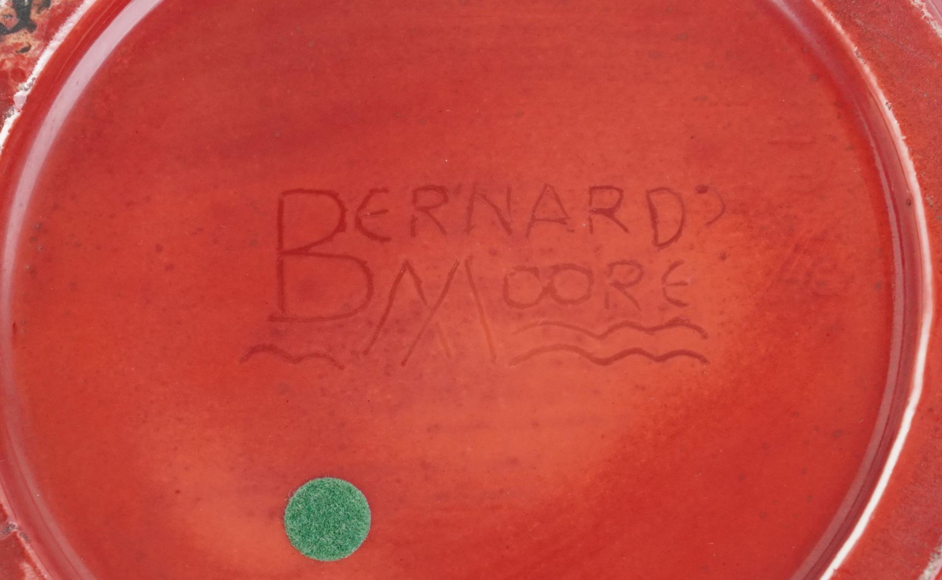 Large Bernard Moore red flambe vase, inscribed Bernard Moore to the base, numbered 1070, 25cm high - Image 5 of 6