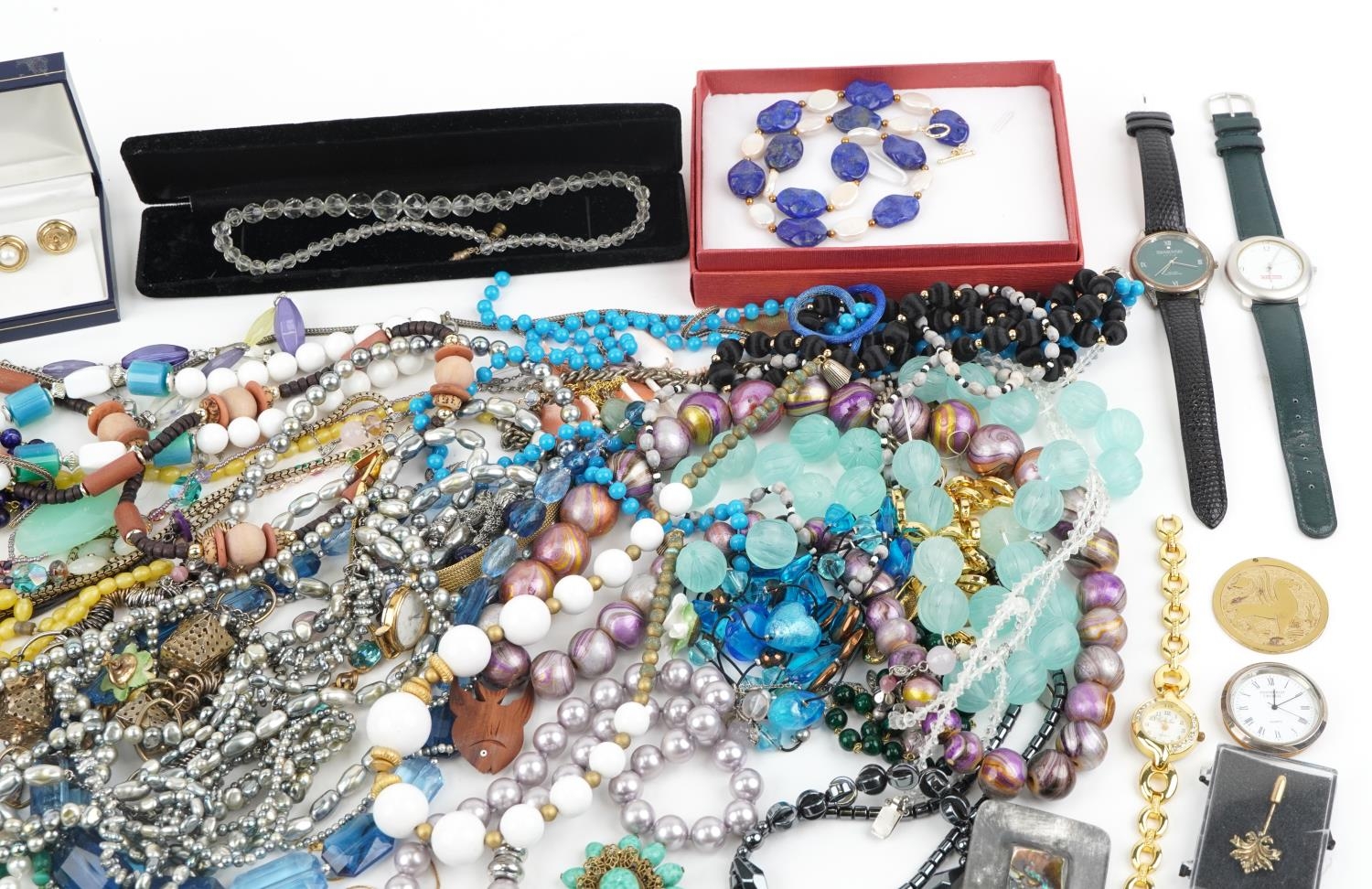 Vintage and later costume jewellery including semi precious stone necklaces, brooches, clip on - Image 3 of 5