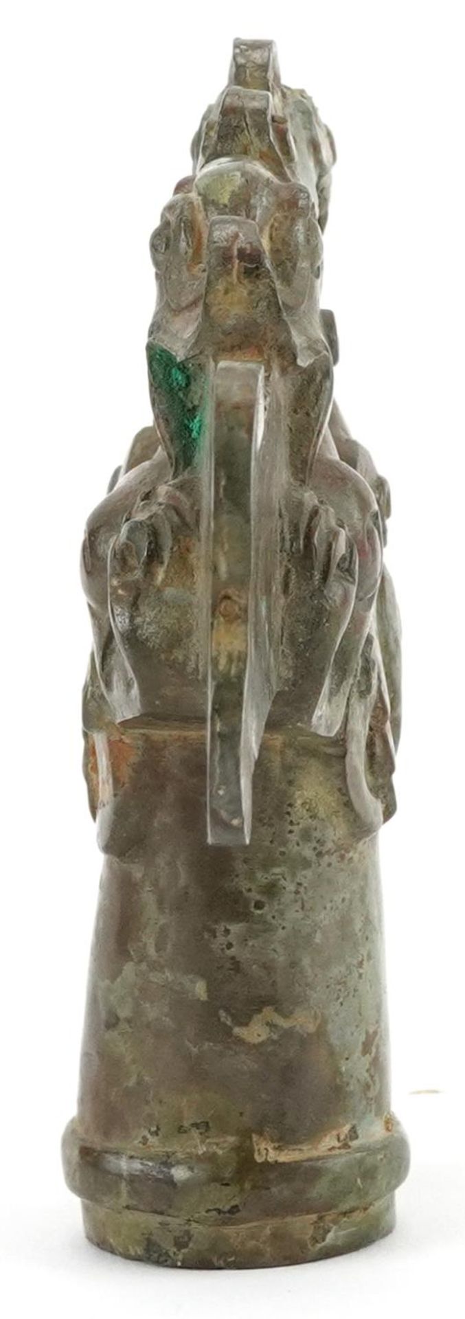 Chinese archaic style axe head cast with a mythical bird, 16cm in length - Bild 5 aus 8