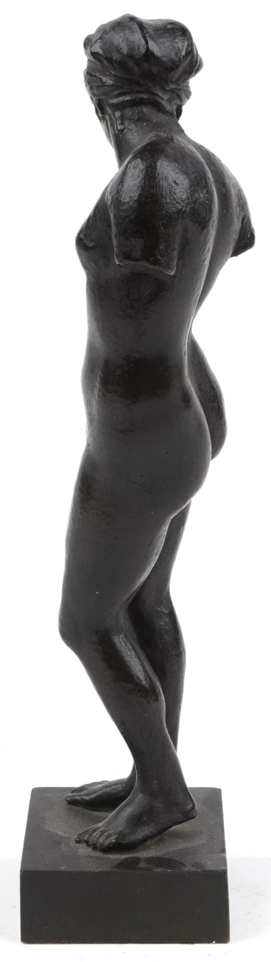 19th century Grand Tour patinated bronze statuette of a standing nude female, 27.5cm high - Bild 2 aus 4