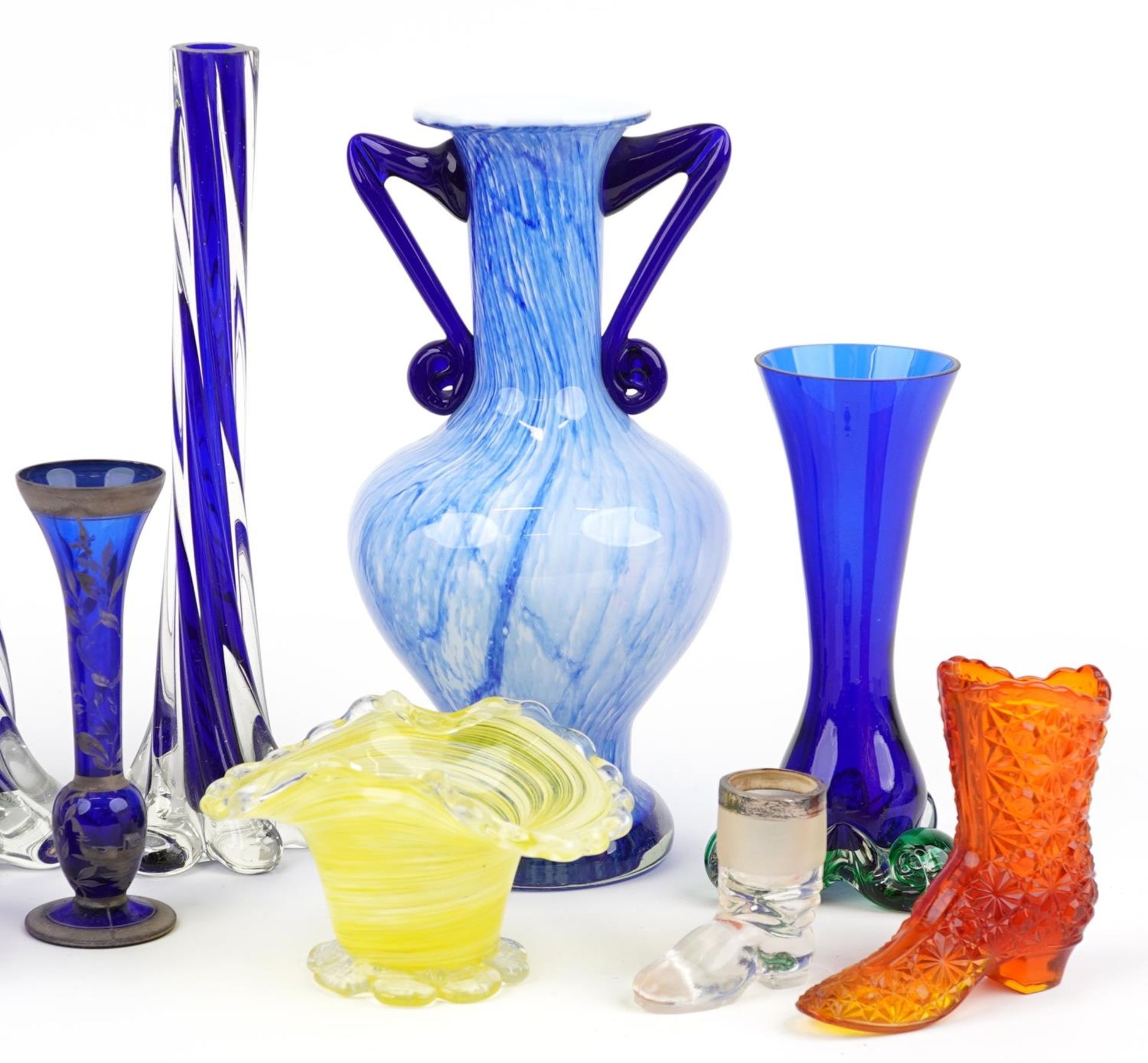 19th century and later glassware including a Bohemian blue overlaid vase, Bohemian blue overlaid - Bild 3 aus 3