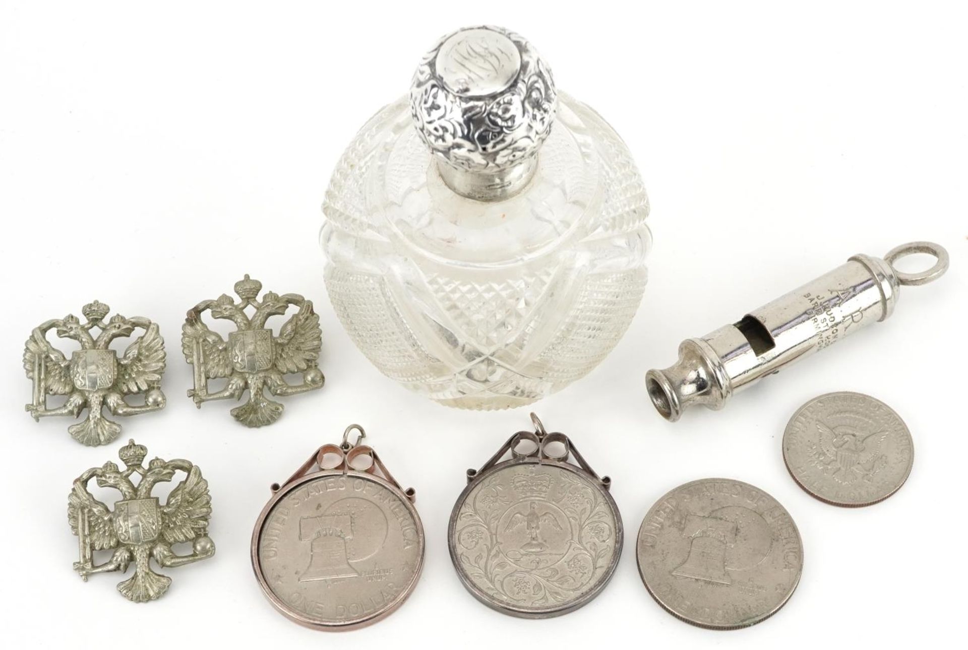 Sundry items including a silver topped cut glass scent bottle, three American dollars, two with - Bild 2 aus 5