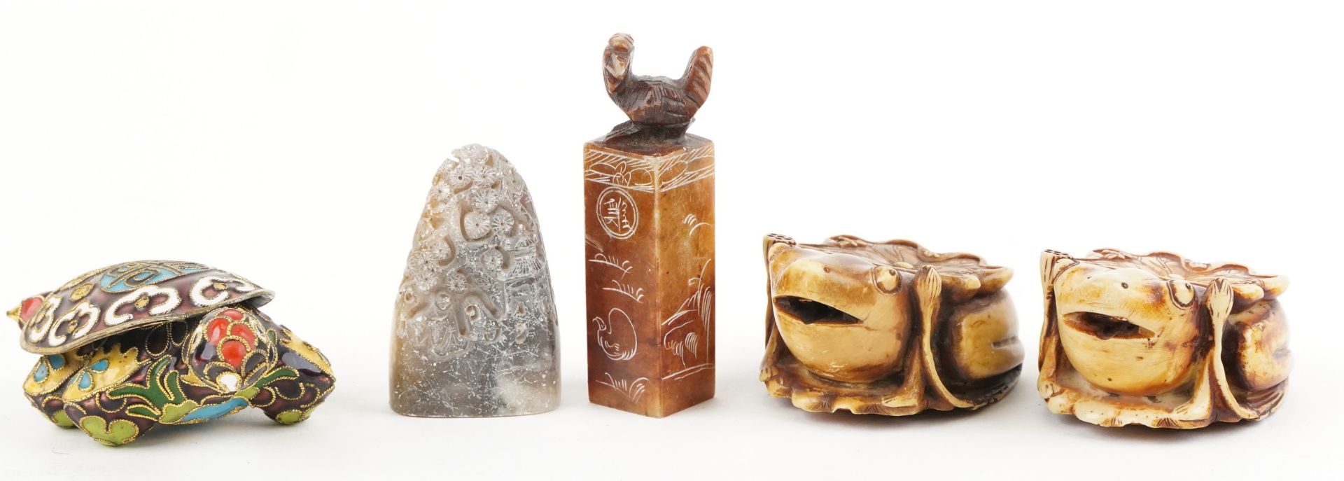 Chinese sundry items including a hardstone seal carved with a bird and a cloisonne box and cover