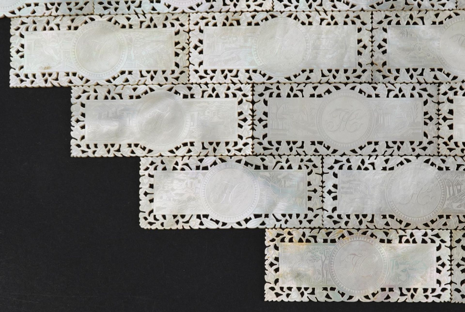 Good collection of Chinese Canton mother of pearl gaming counters finely carved and pierced with - Bild 11 aus 14