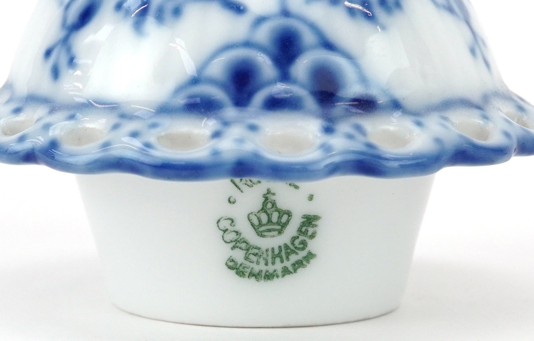 Royal Copenhagen, Danish blue and white porcelain Musselmalet coffee pot numbered 1030 to the - Image 8 of 9