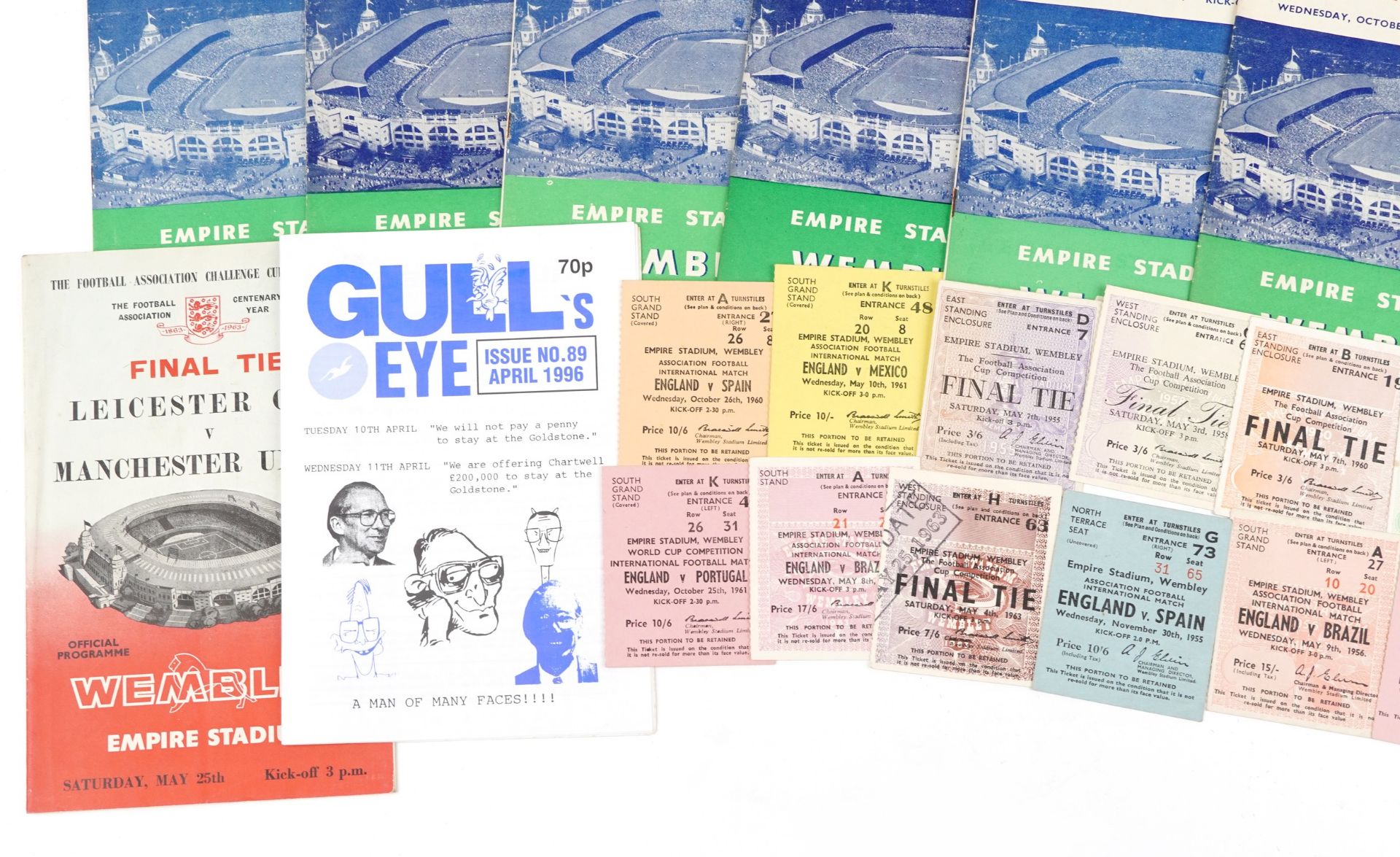 1950s and later sporting interest football programmes and tickets including England v Brazil 1963, - Bild 4 aus 6