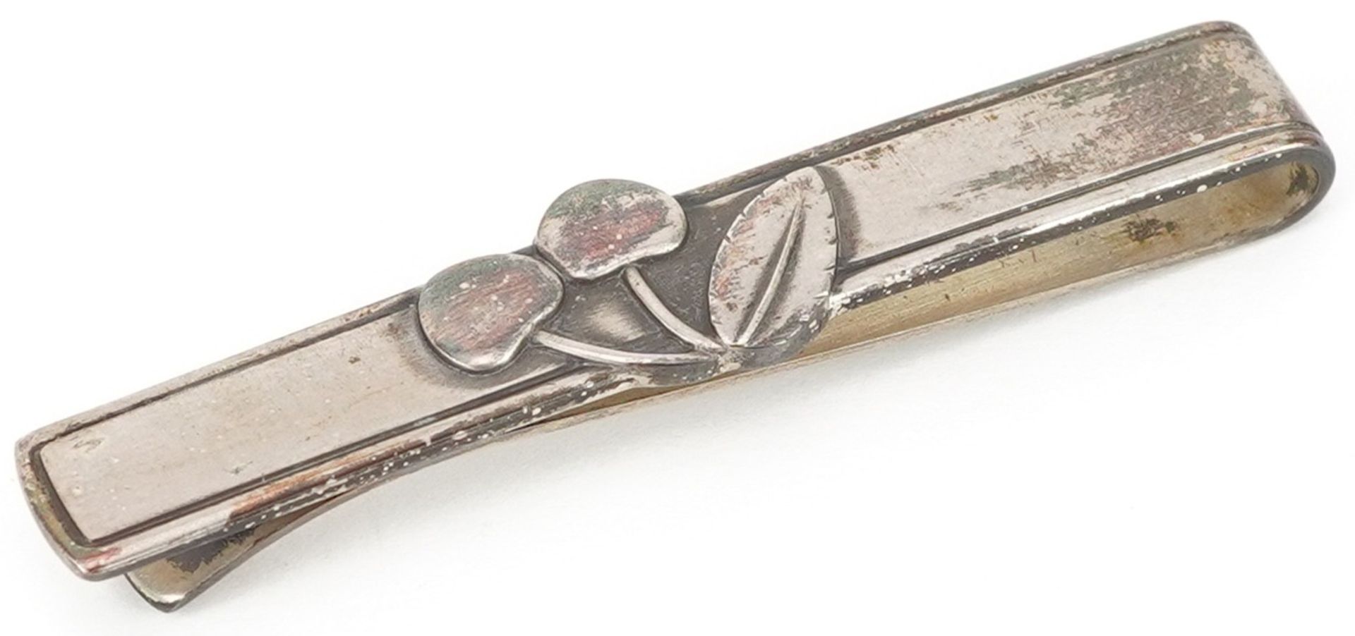 Georg Jensen, Mid century Danish 925S silver tie clip relief decorated with stylised flowers, housed - Bild 2 aus 6